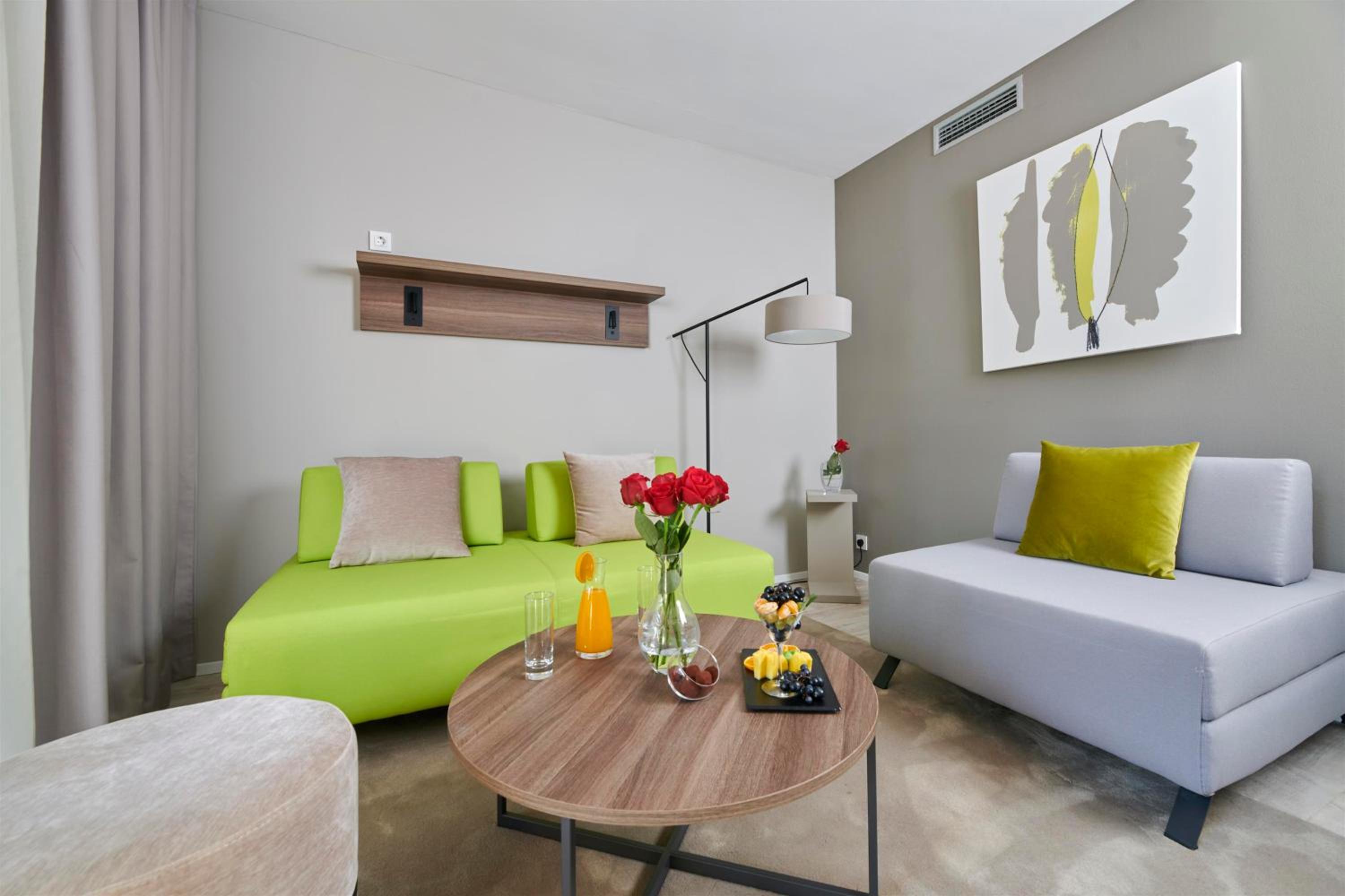 Classic Family room with Balcony - Park Side photo 3