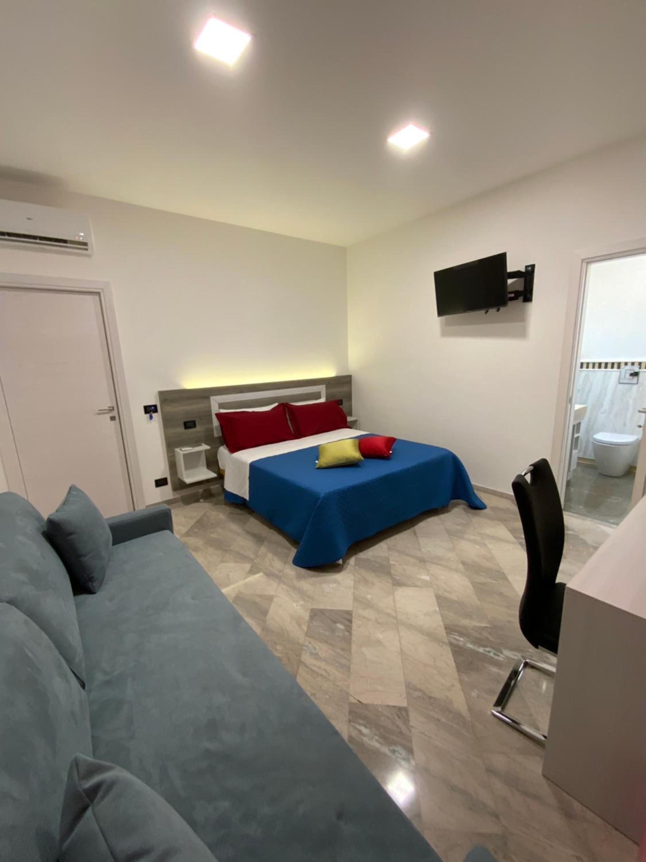 Deluxe Room (2 Adults + 1 Child) photo 1