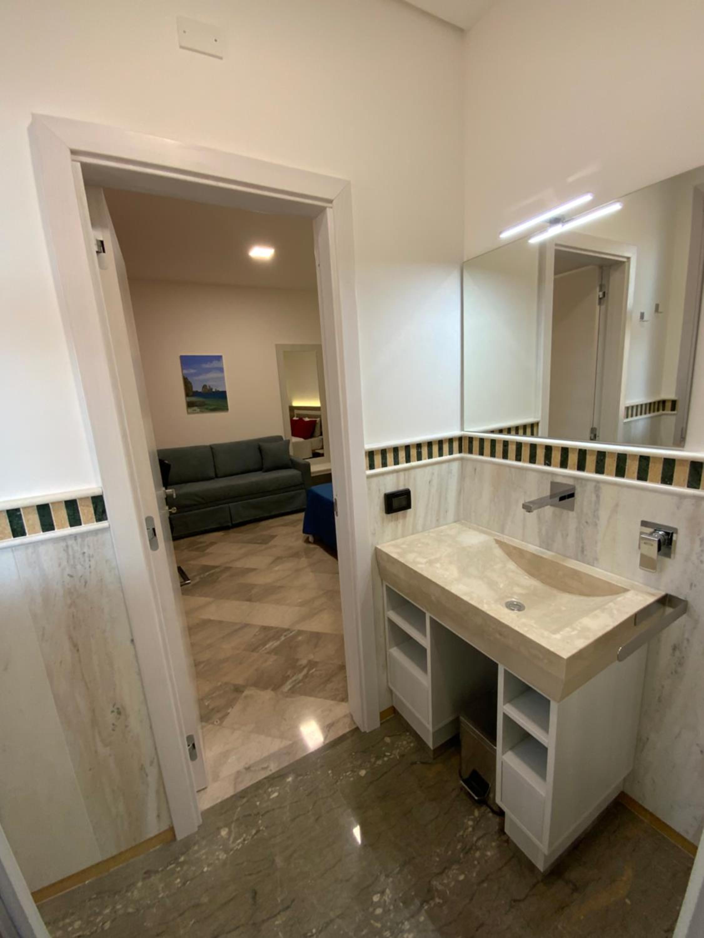 Deluxe Room (2 Adults + 1 Child) photo 3
