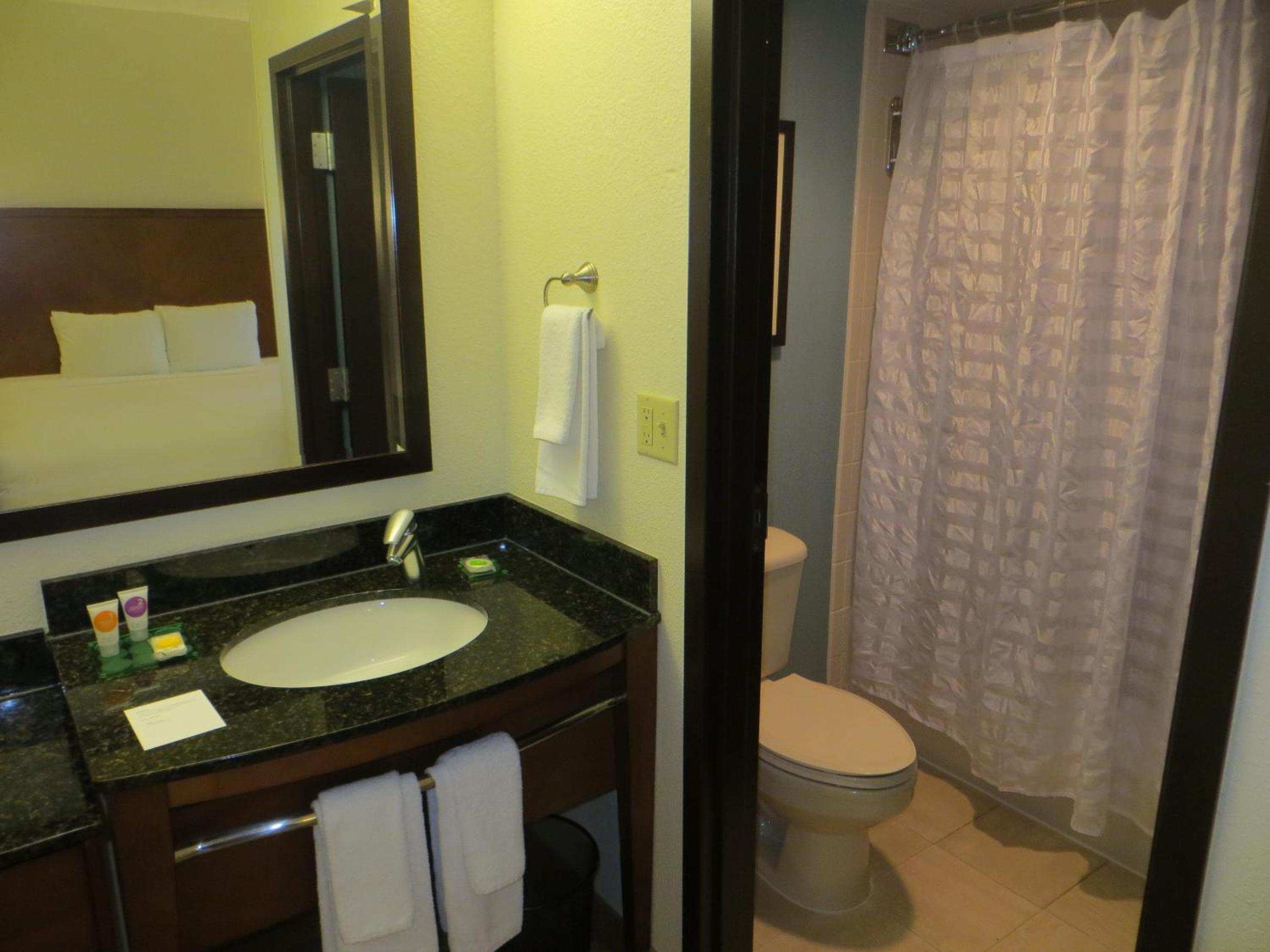 Double Room with Two Double Beds and Sofa Bed - Photo 3