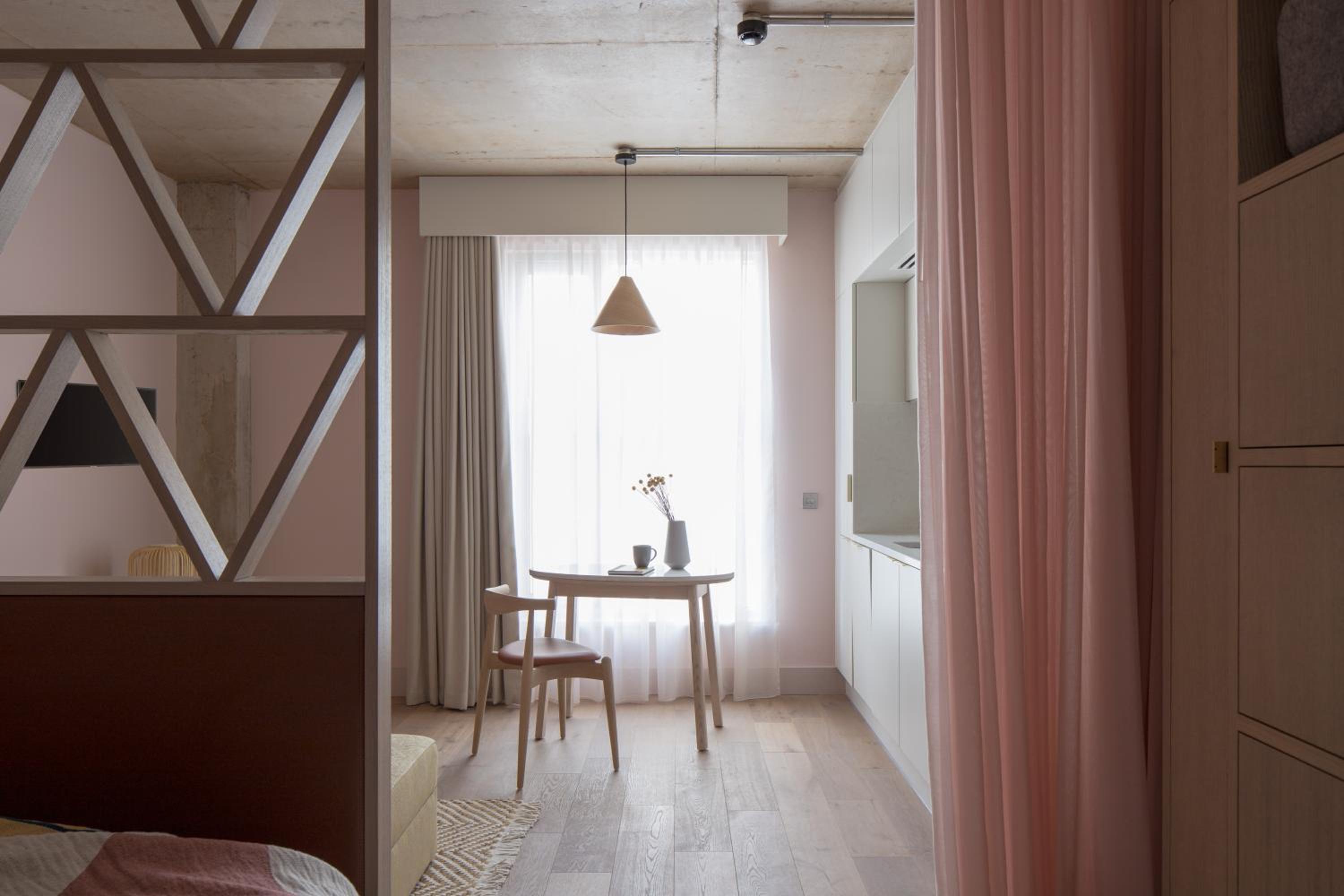 One Bedroom Open Plan Suite thumbnail 5