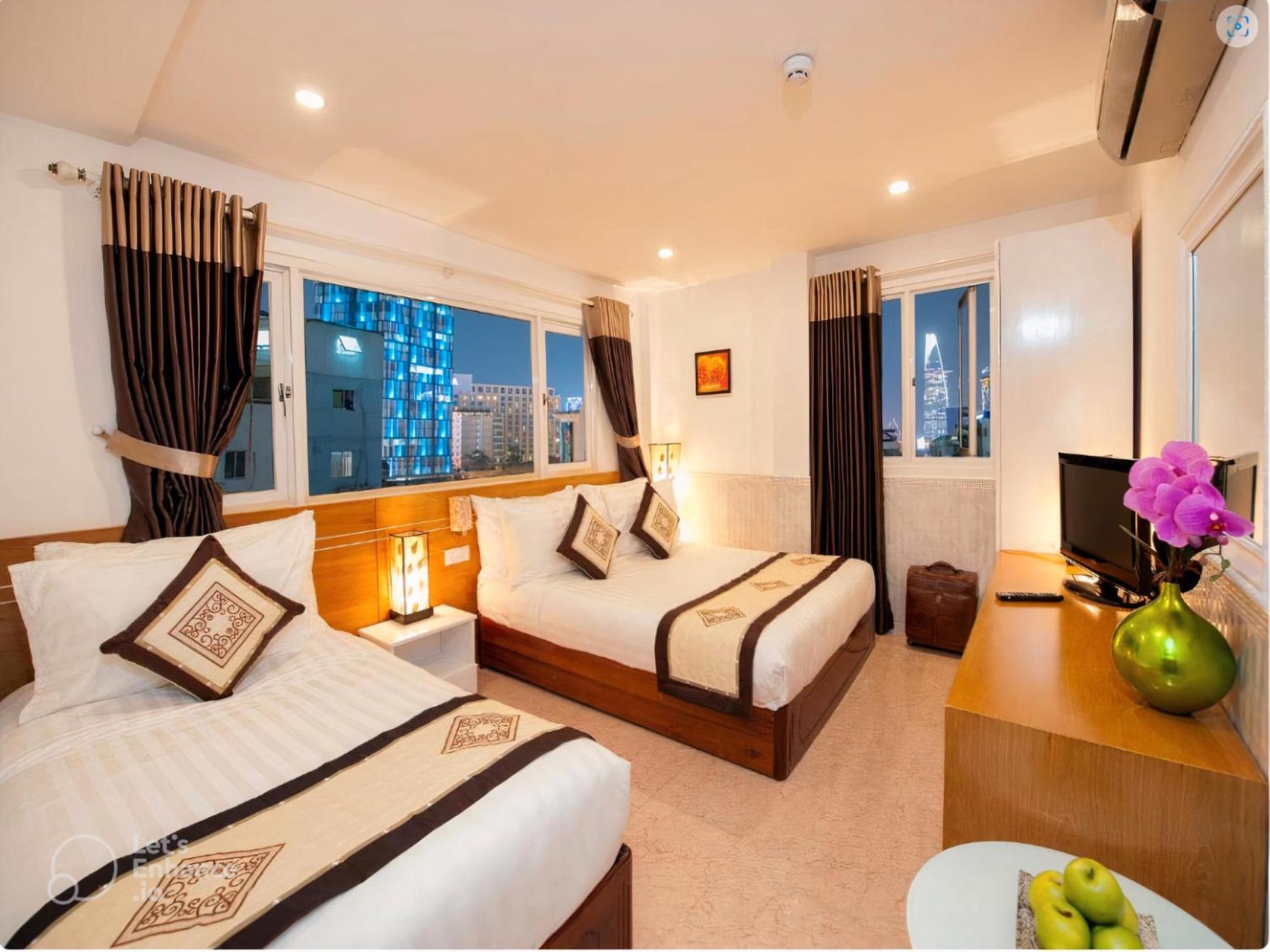 Triple Room with City View