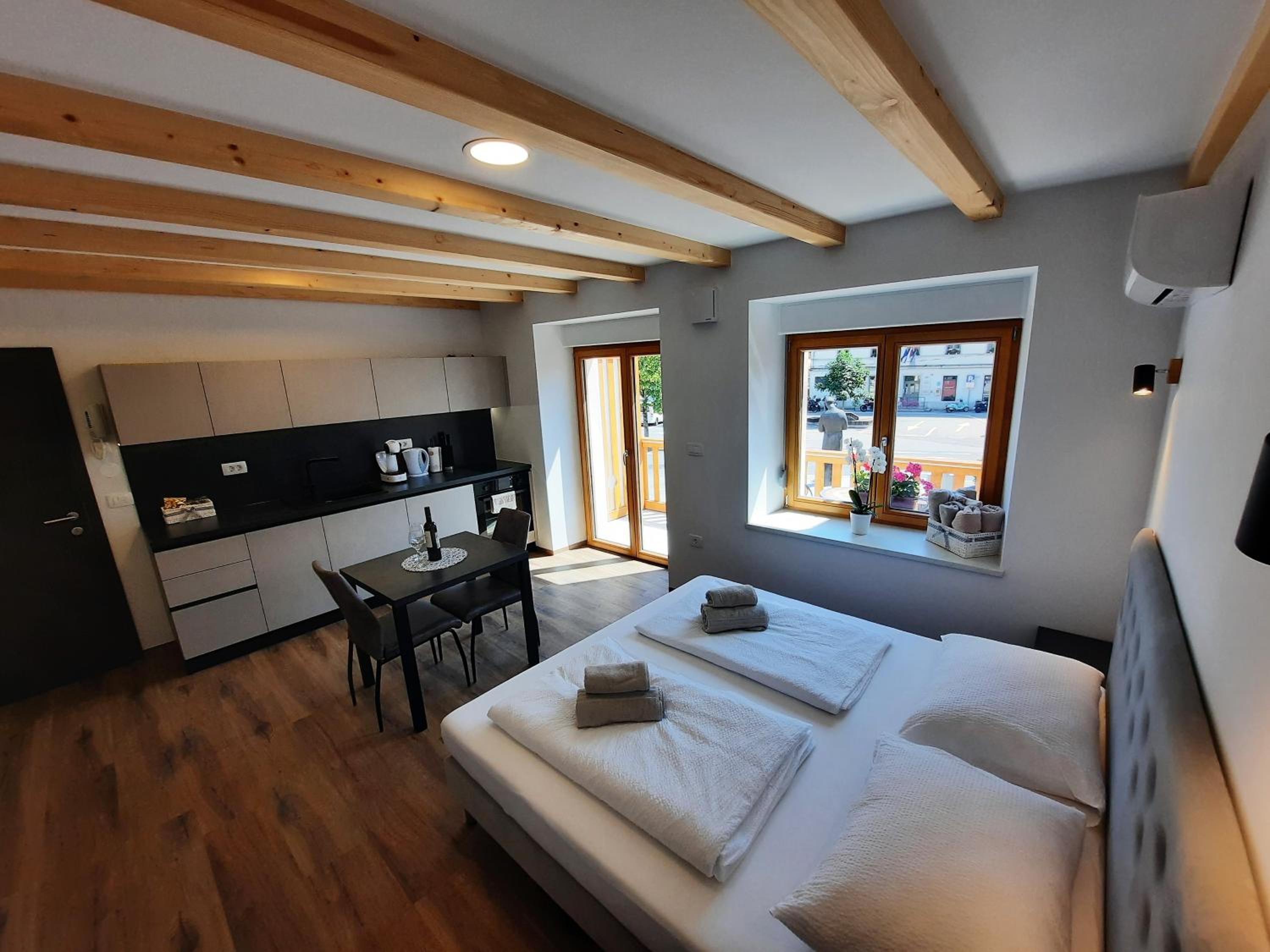 Superior Apartment with Balcony photo 3