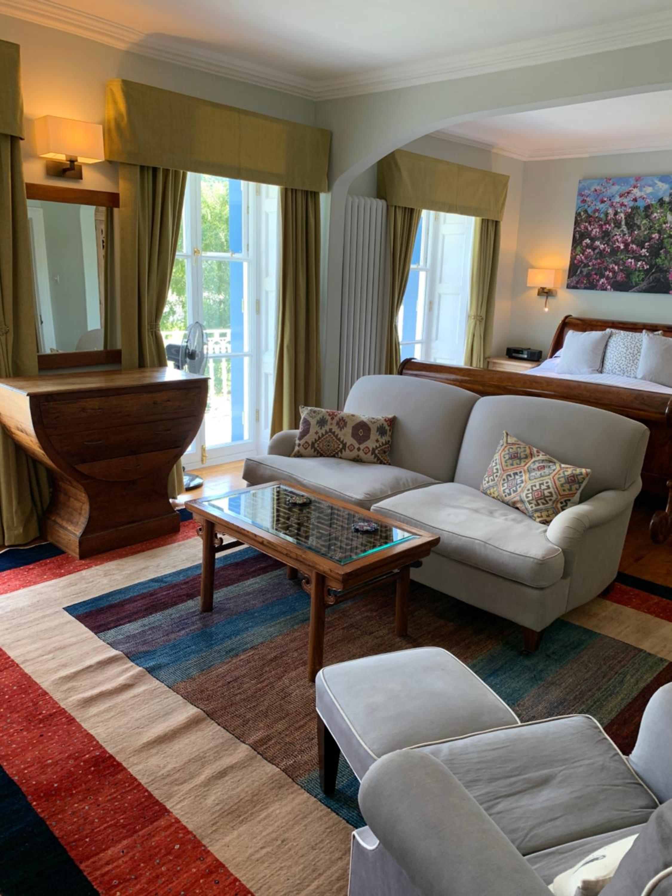 Deluxe King Suite photo 3