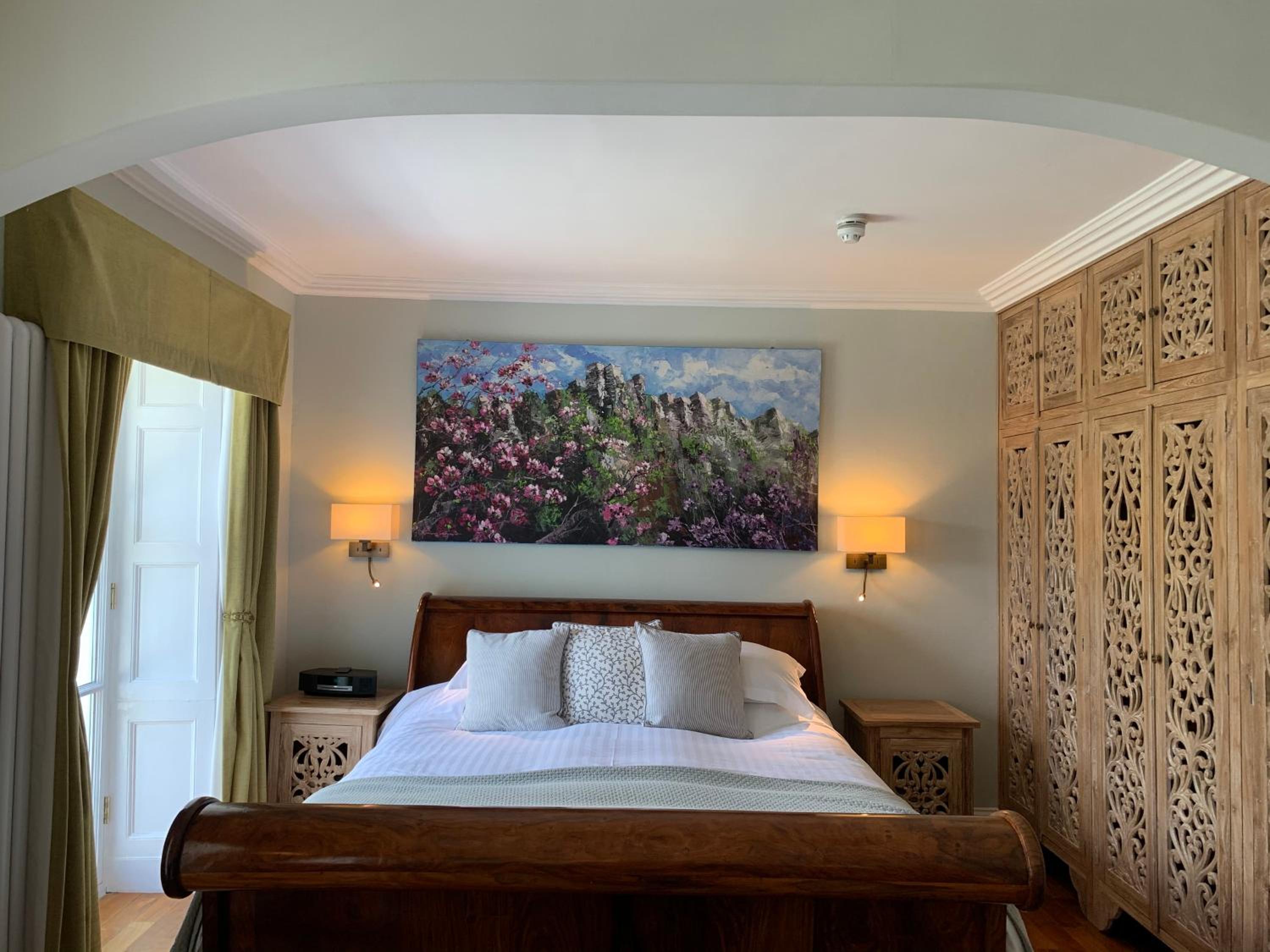 Deluxe King Suite photo 1