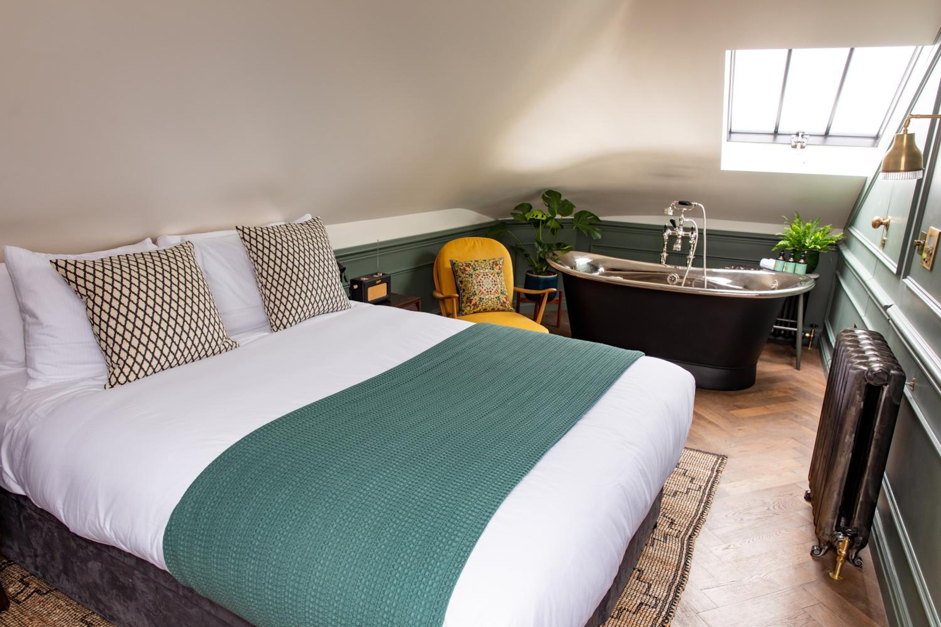 Superior King Room photo 1