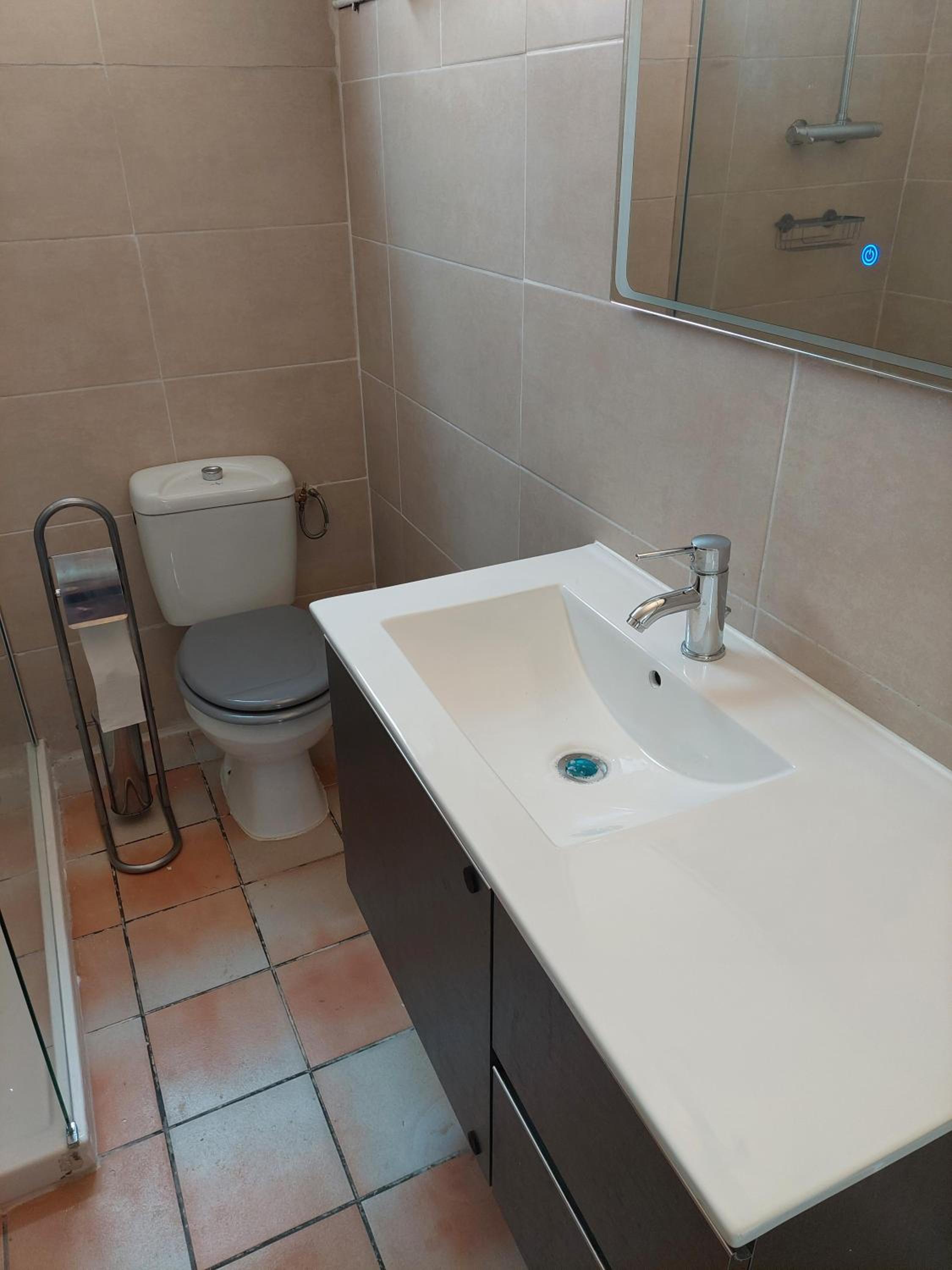 Two-Bedroom Apartment with Sea View - Photo 14