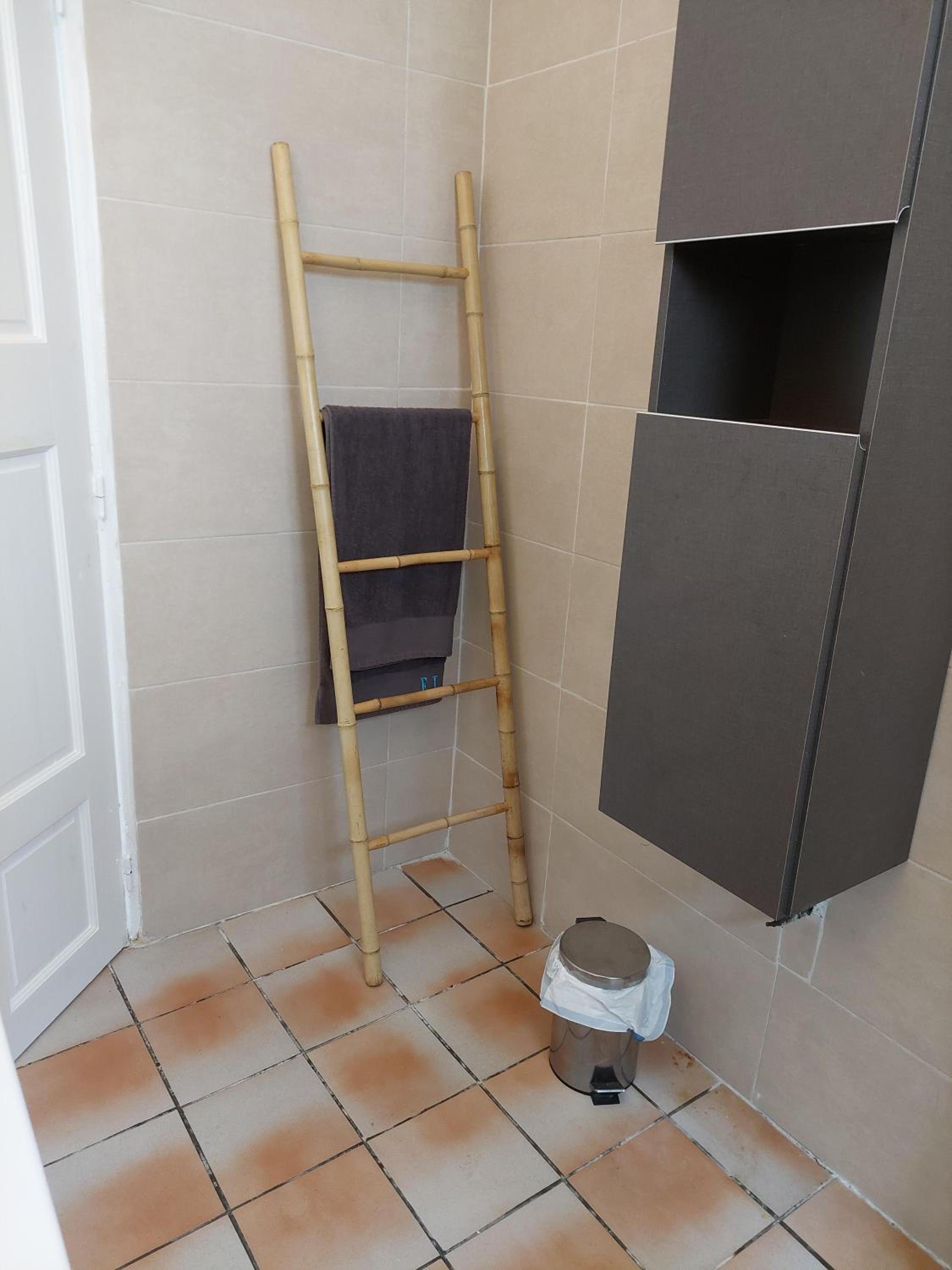 Two-Bedroom Apartment with Sea View - Photo 15