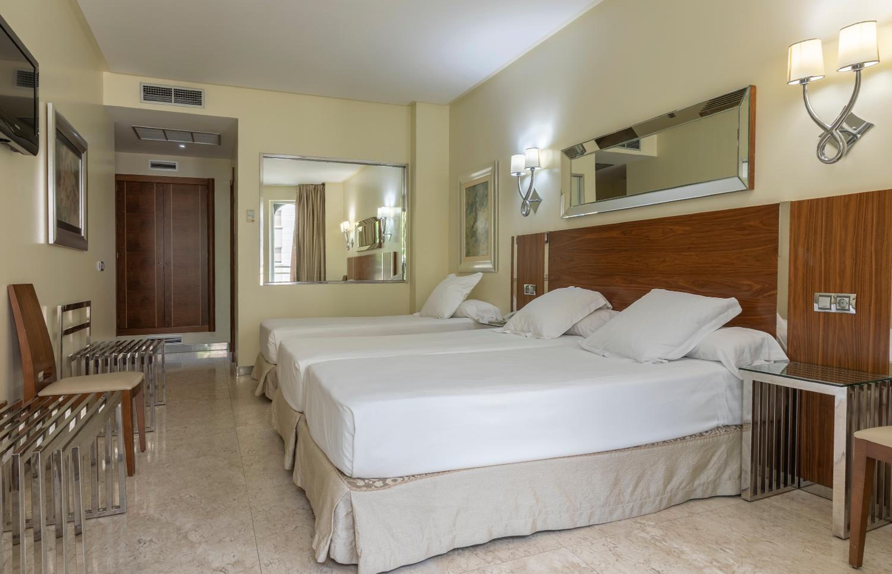 Habitación Doble con Cama Extra