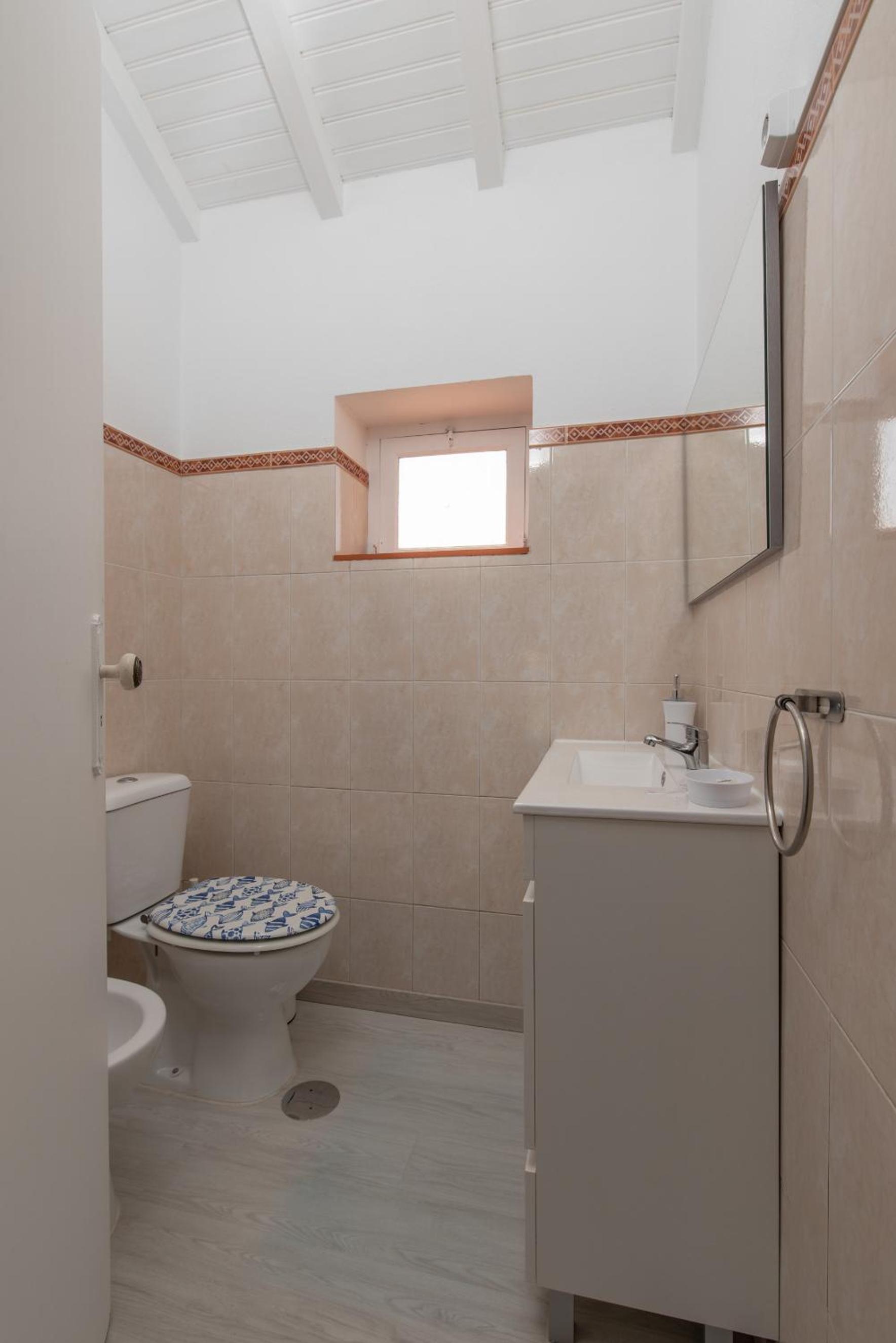 Two-Bedroom House - Photo 13