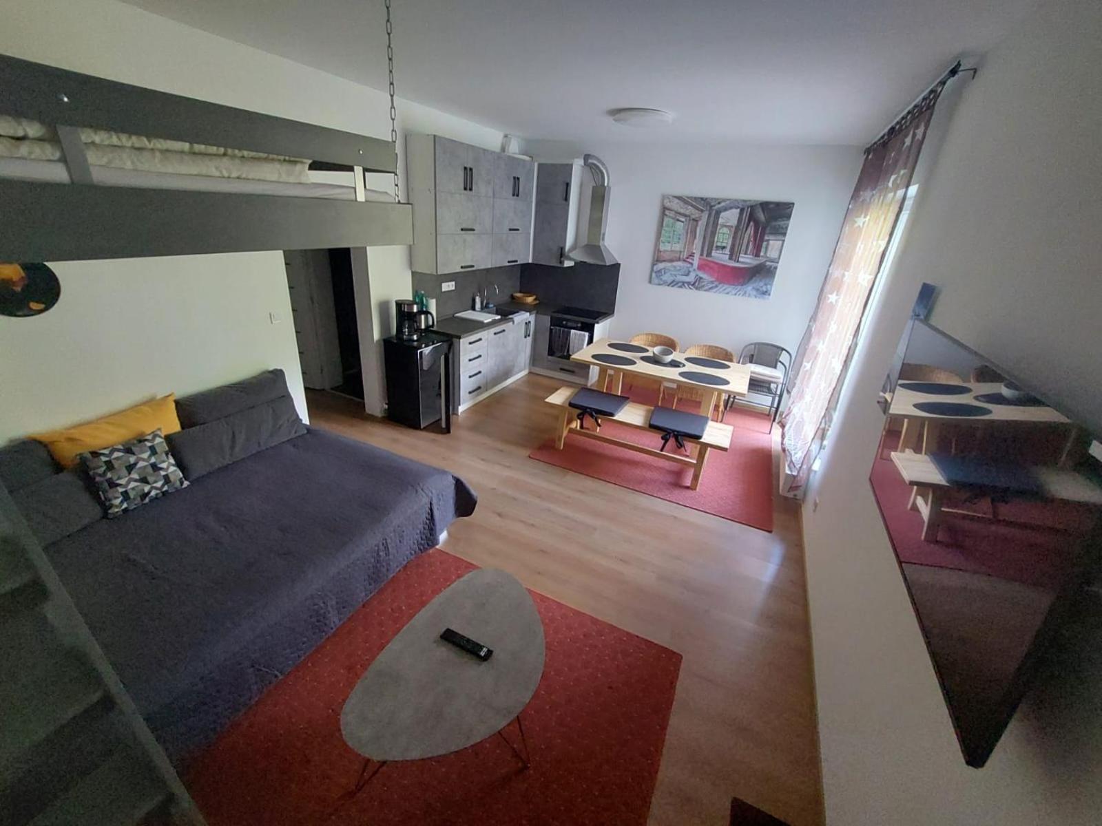Apartment with Balcony photo 1
