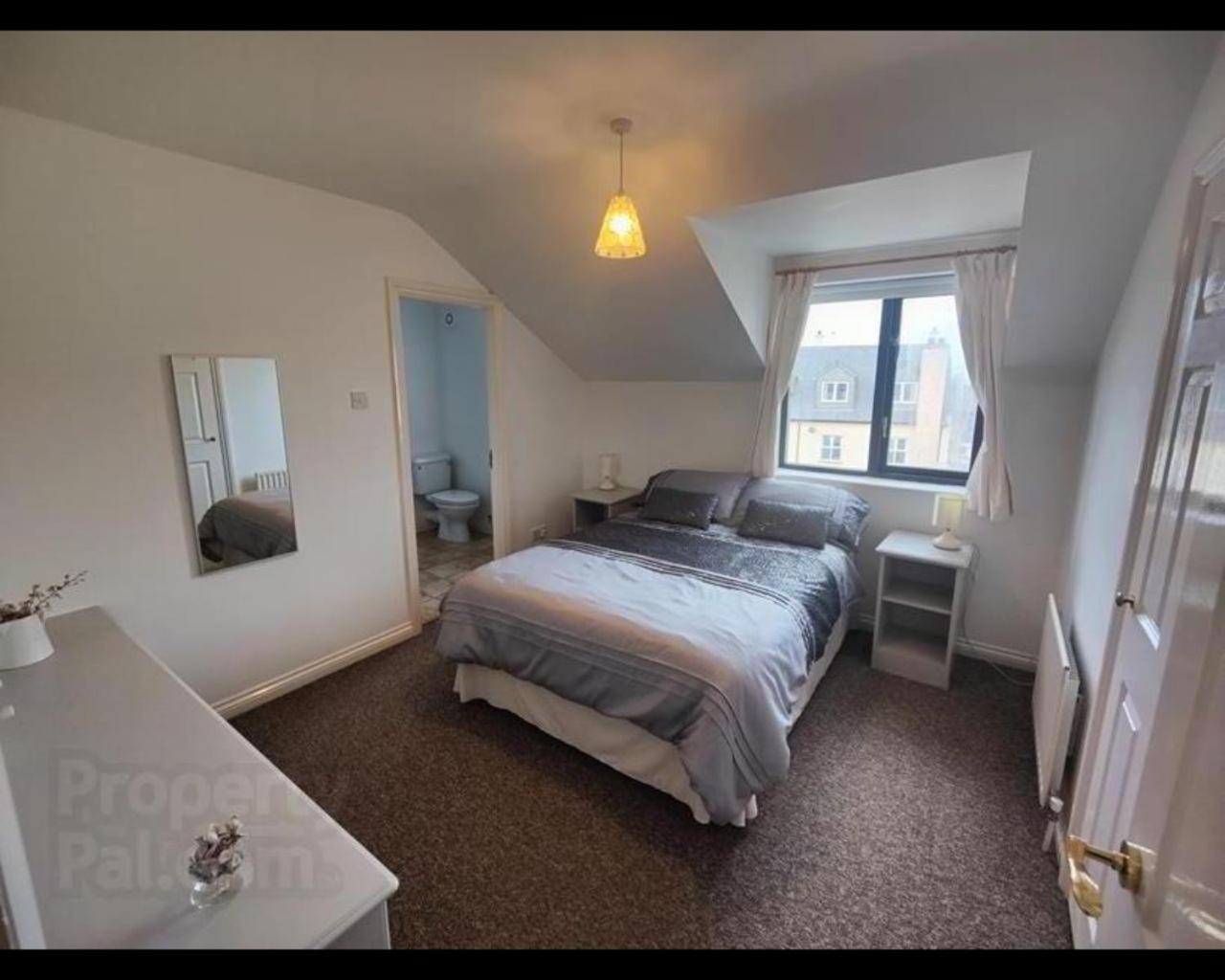 Apartment with Shower