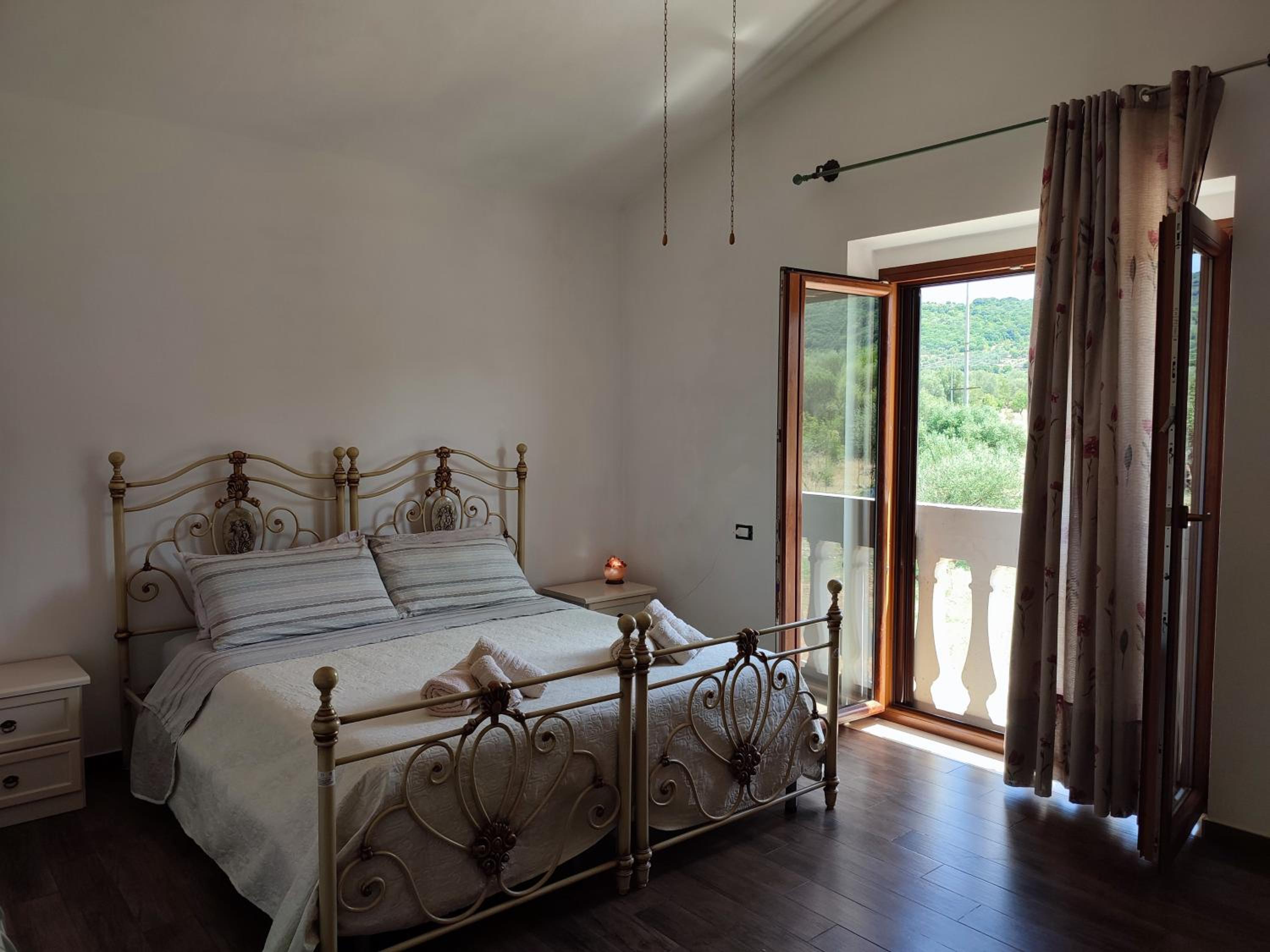 Triple Room with Private External Bathroom photo 1