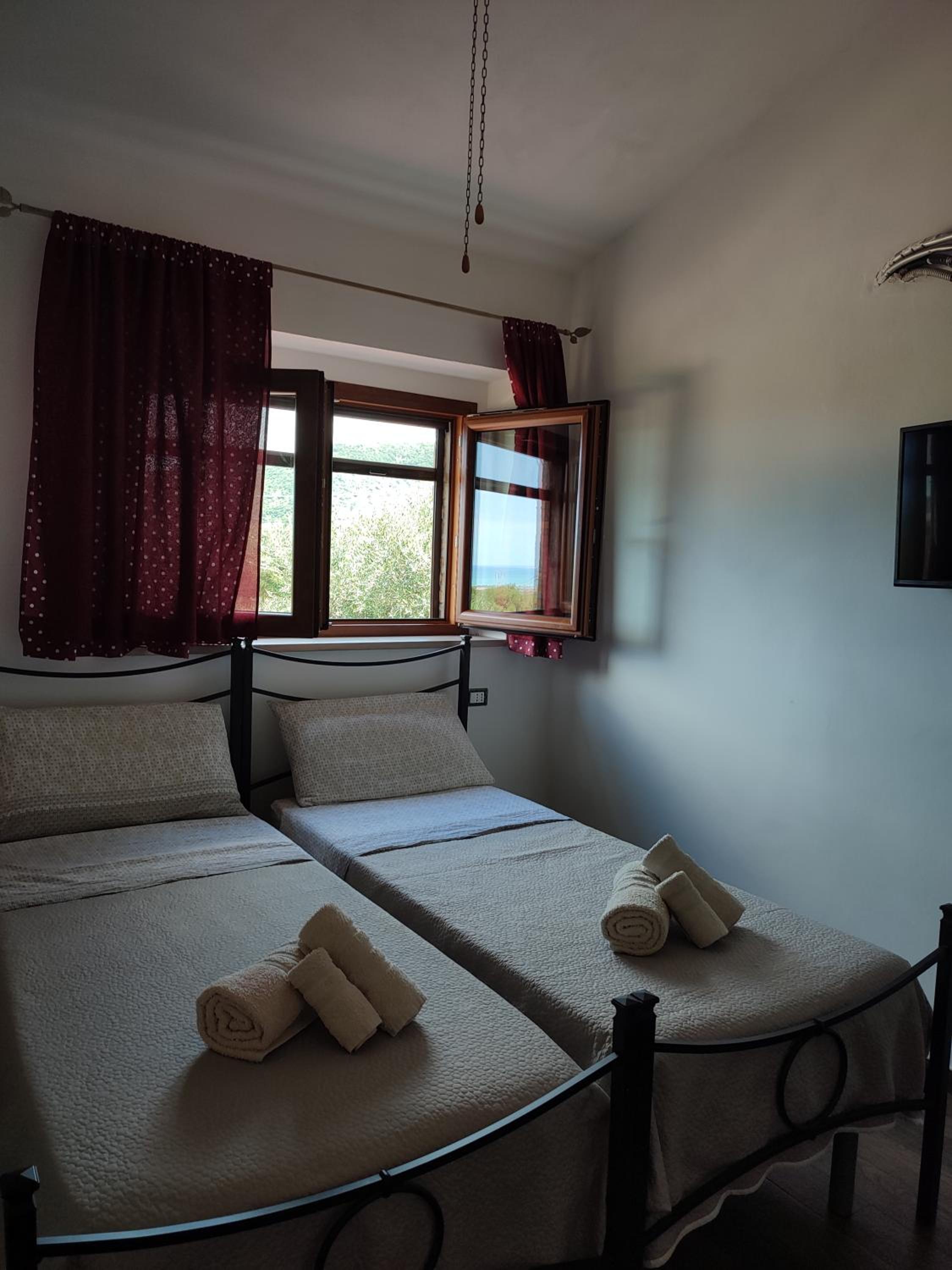 Double Room With Shared Bathroom photo 1