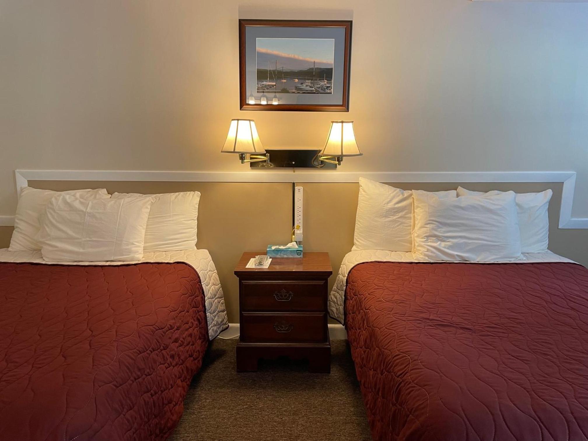 Double Room with Two Double Beds - 1 Dog allowed photo 3