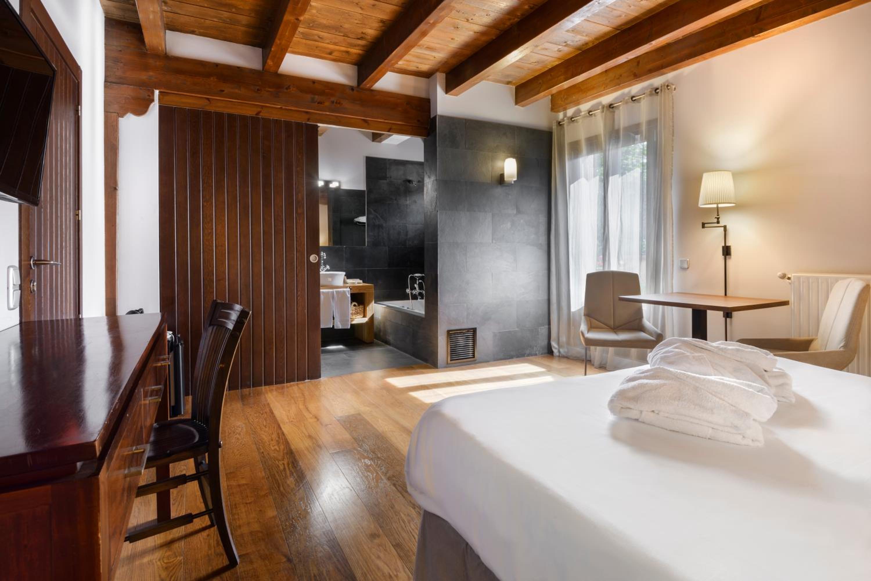 Junior Suite with Terrace - Photo 1