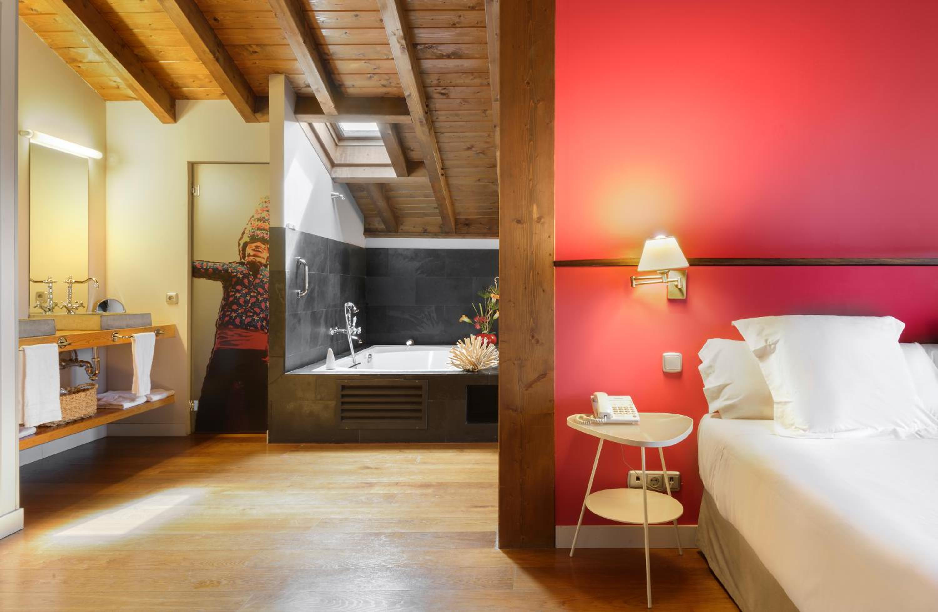 Suite - Photo 7