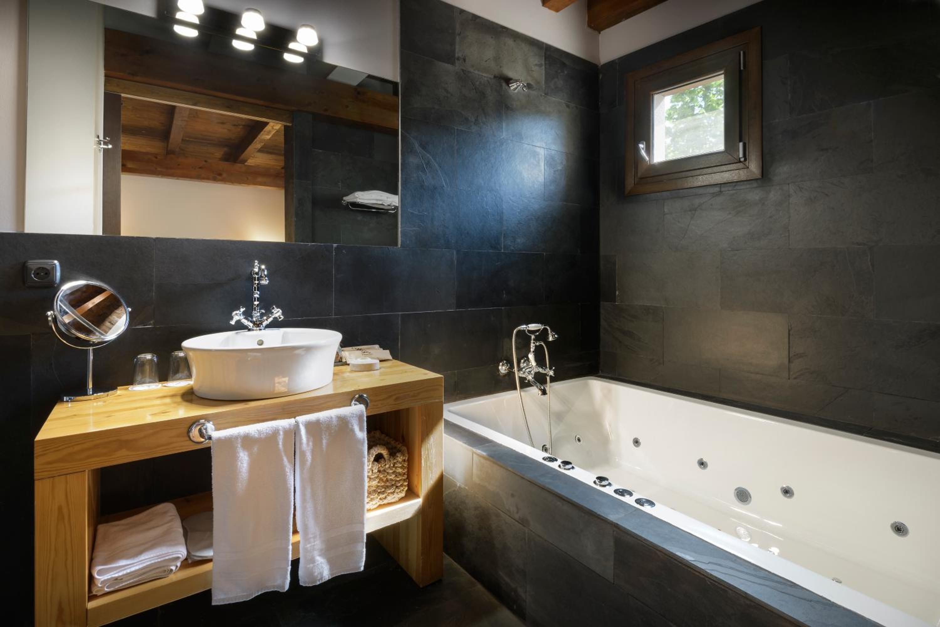 Junior Suite with Terrace - Photo 2