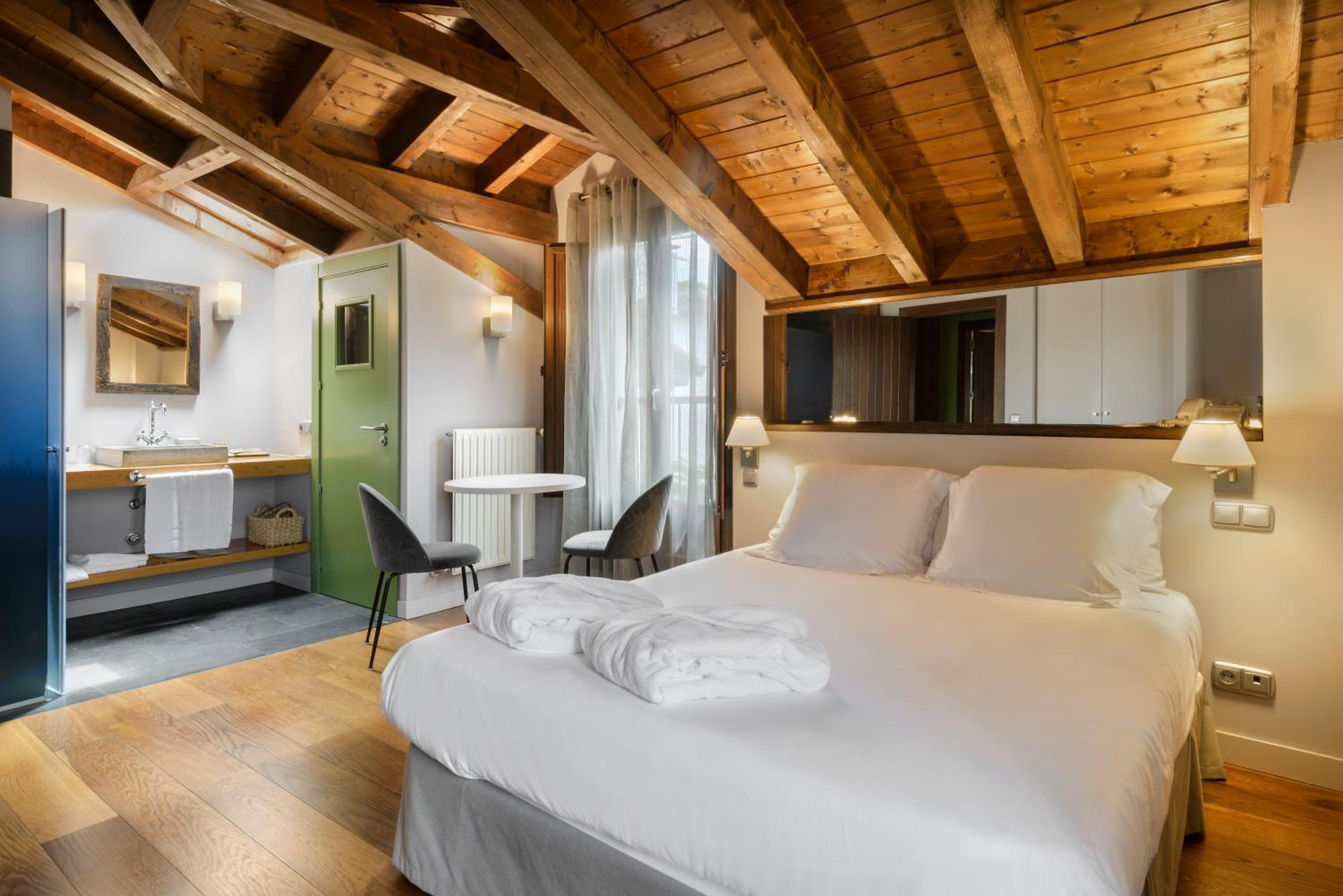 Superior Double Room - Photo 2