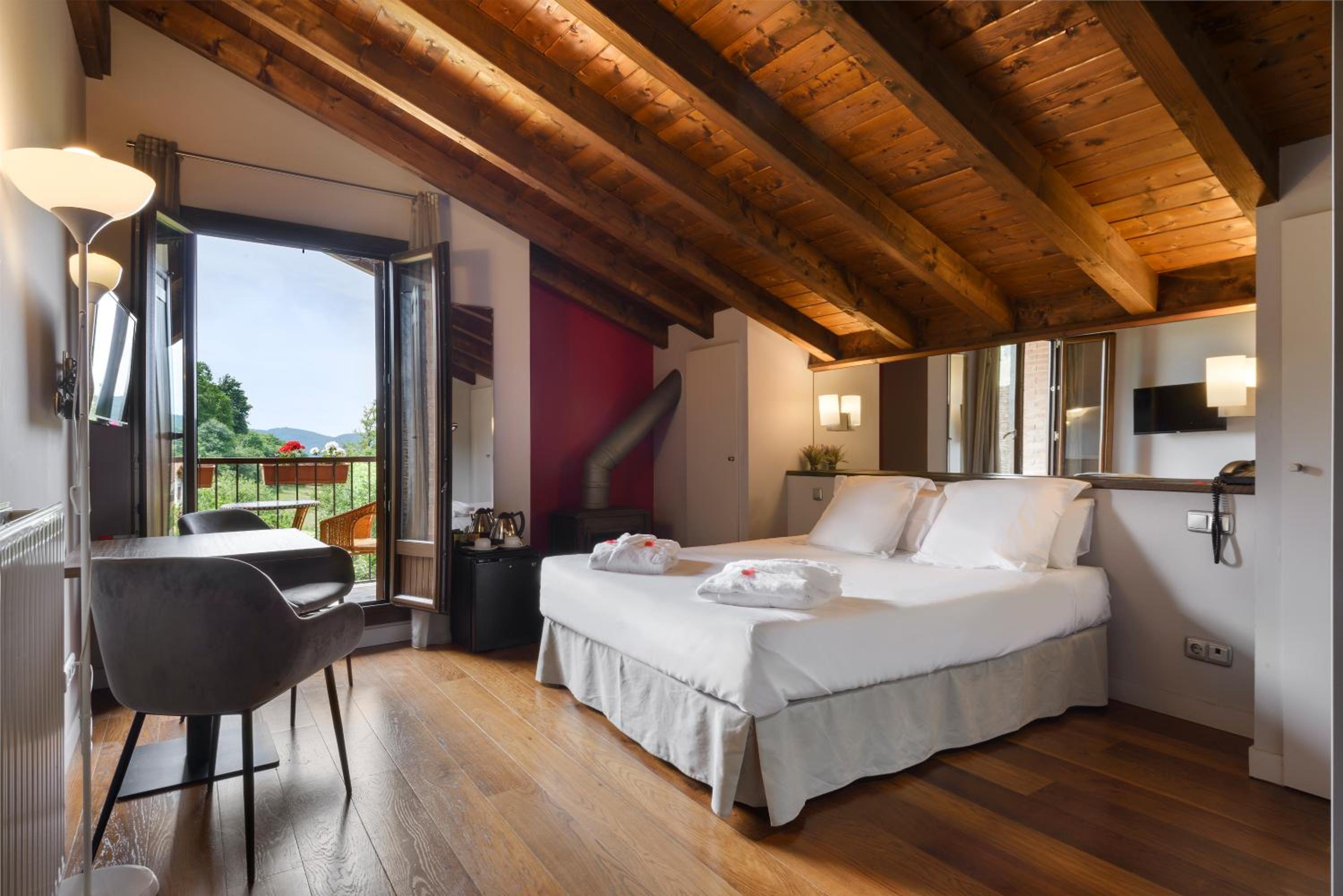 Junior Suite with Garden View - Photo 3