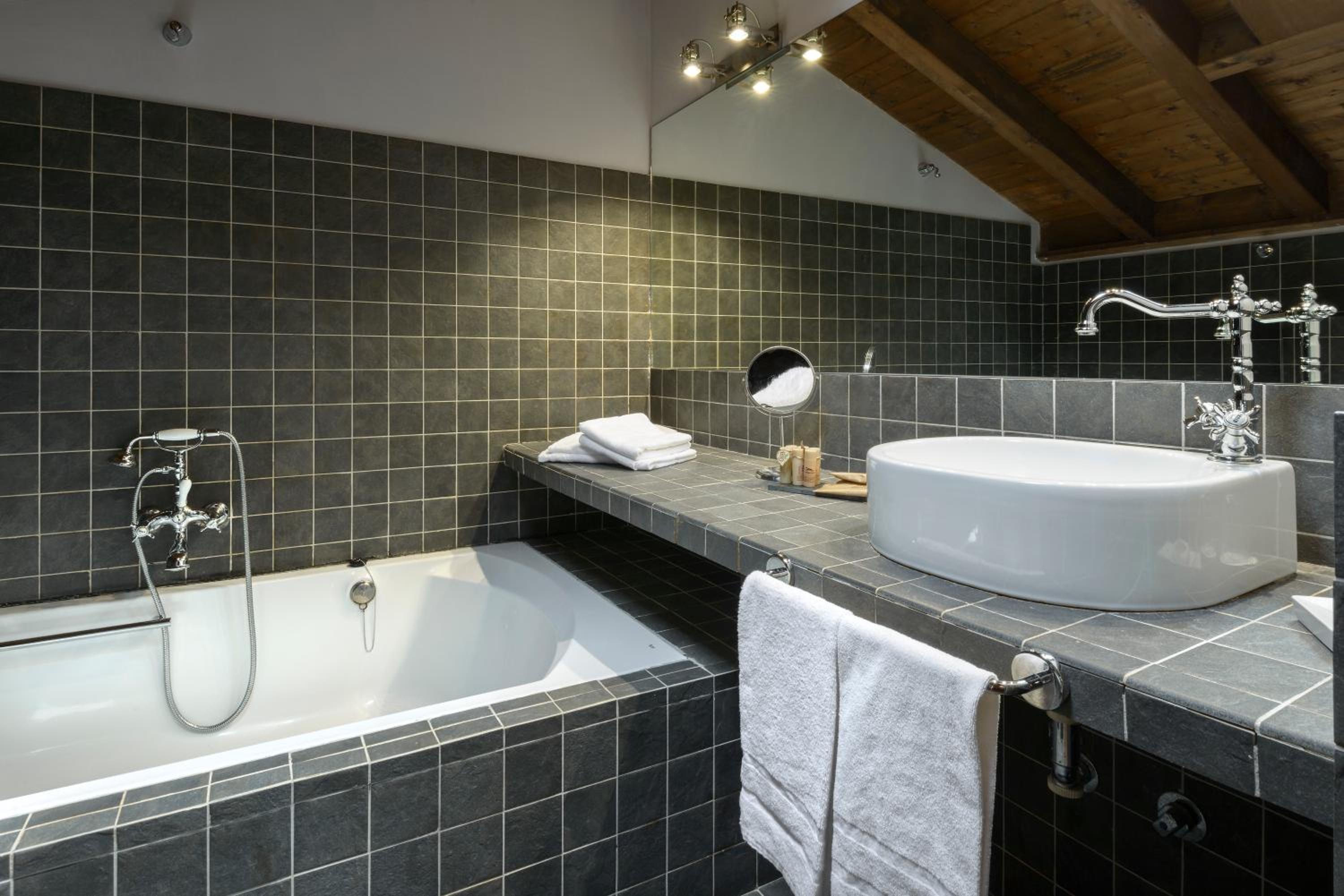 Junior Suite with Garden View - Photo 4