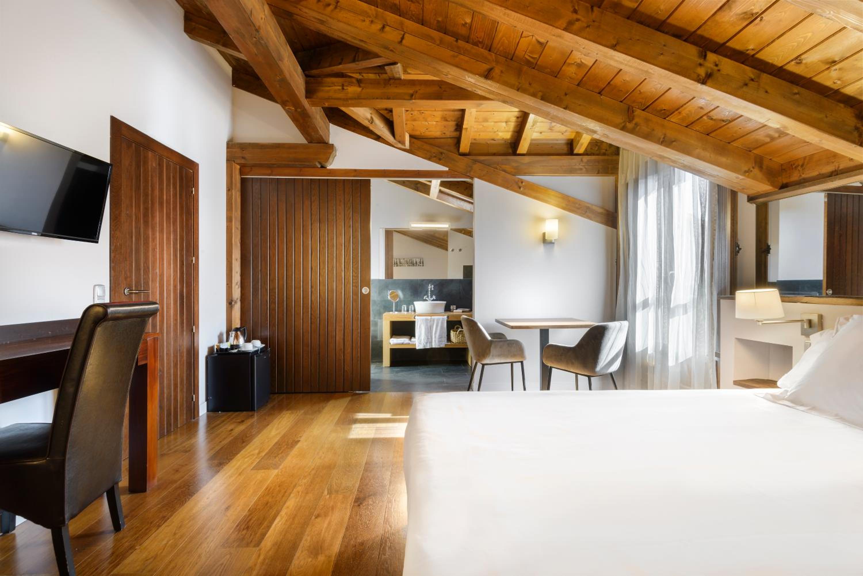 Junior Suite - Photo 1