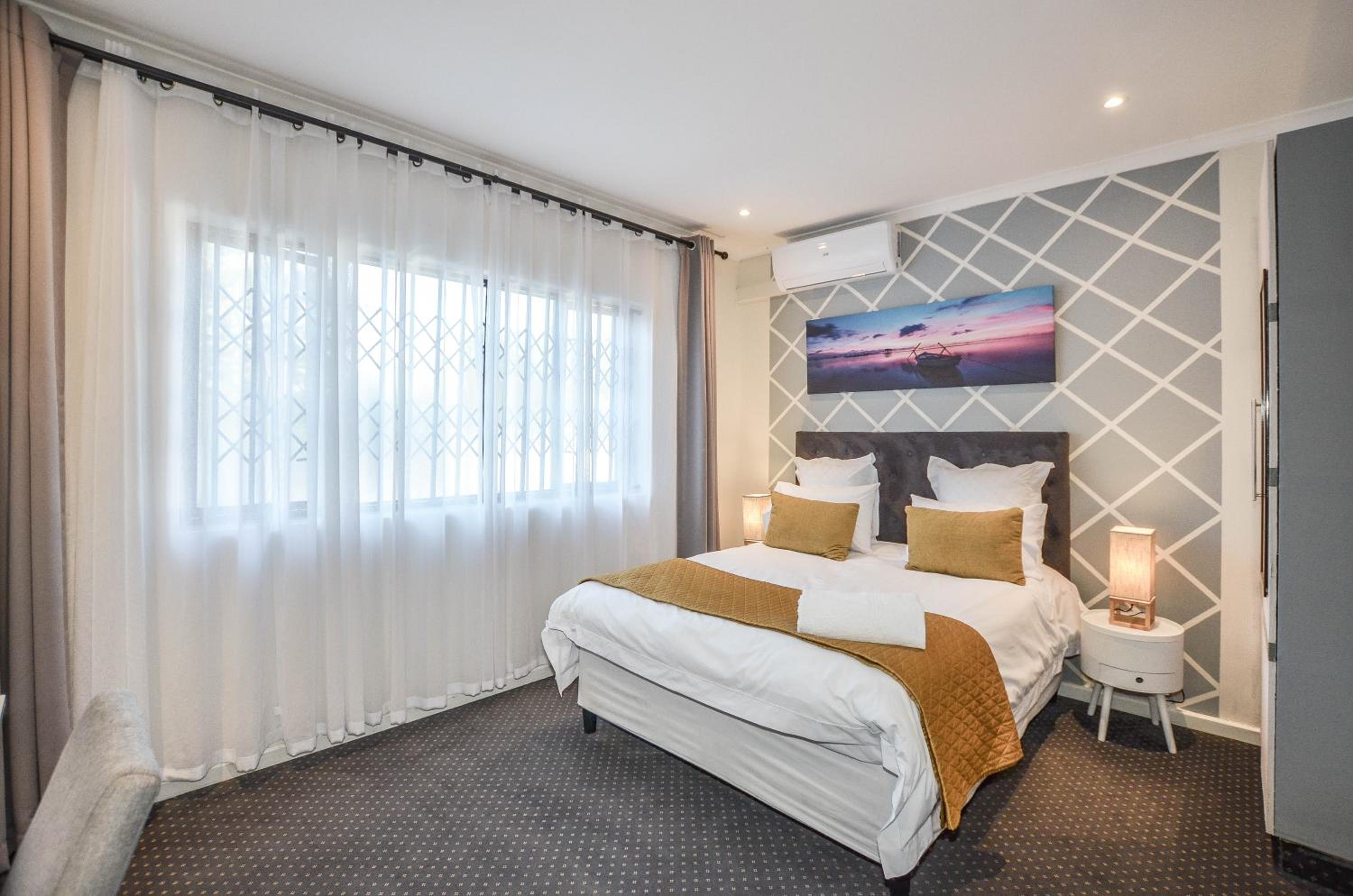 Deluxe Queen Room