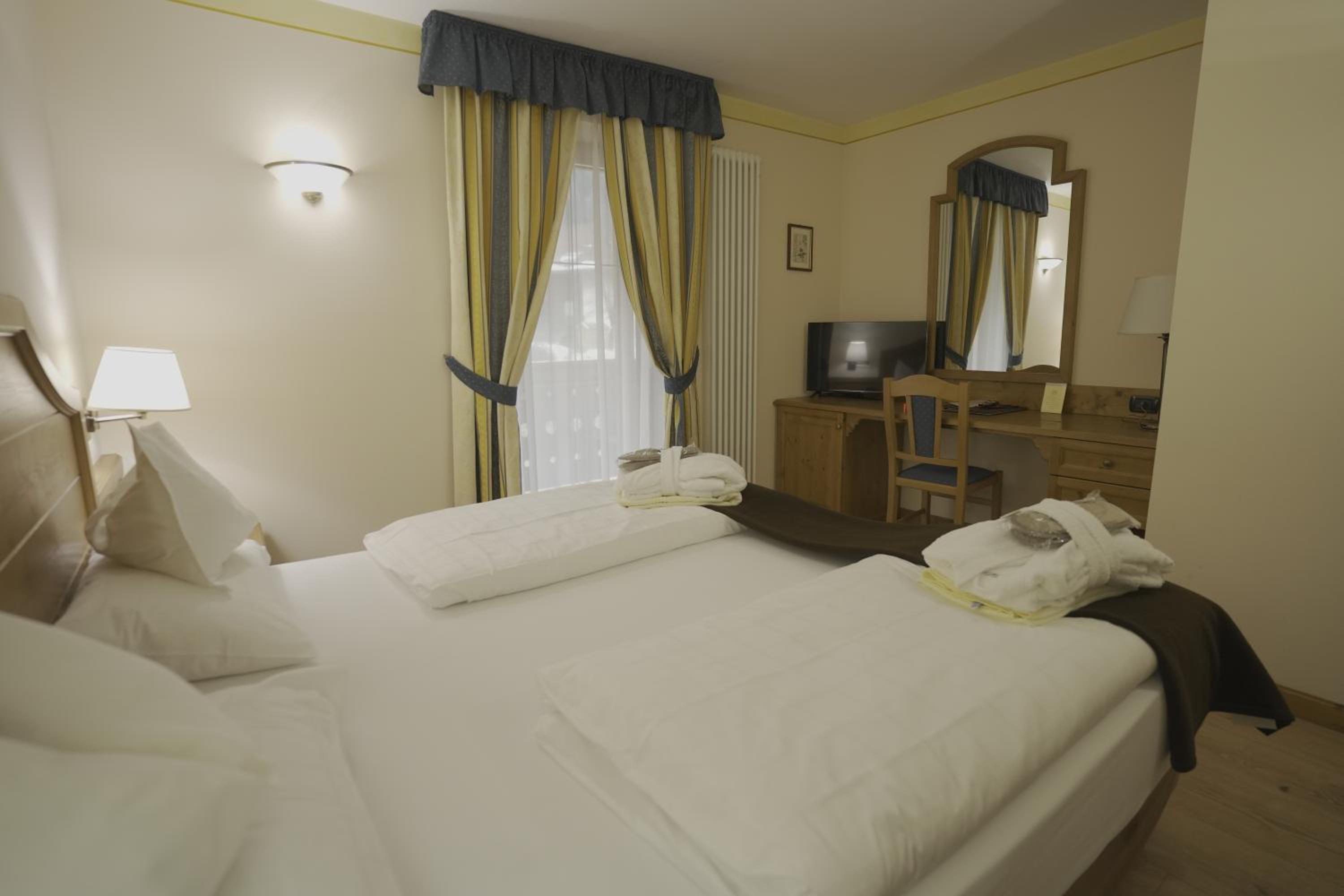 Double or Twin Room photo 3