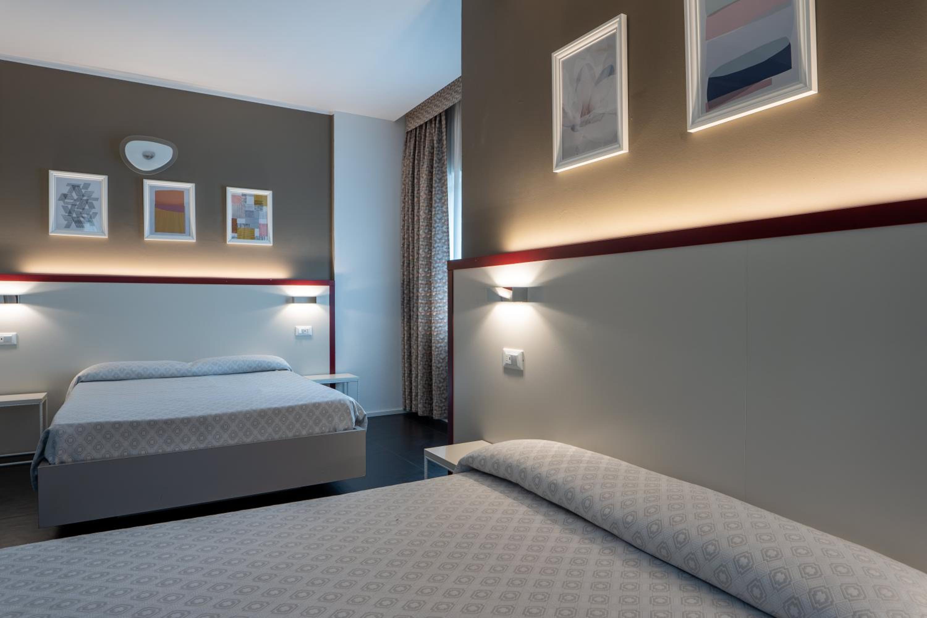 Quadruple Room - Photo 1