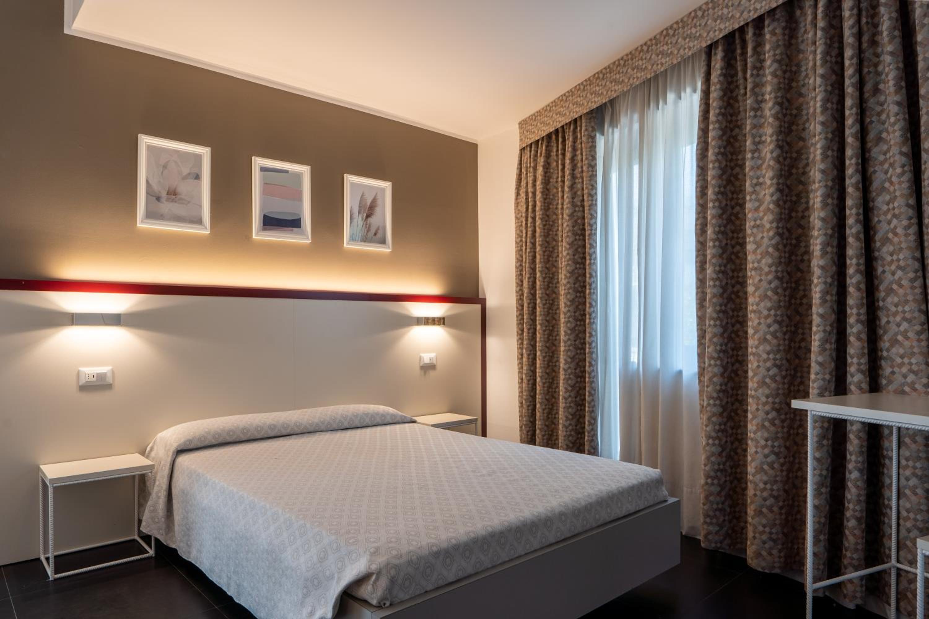 Double or Twin Room - Photo 1