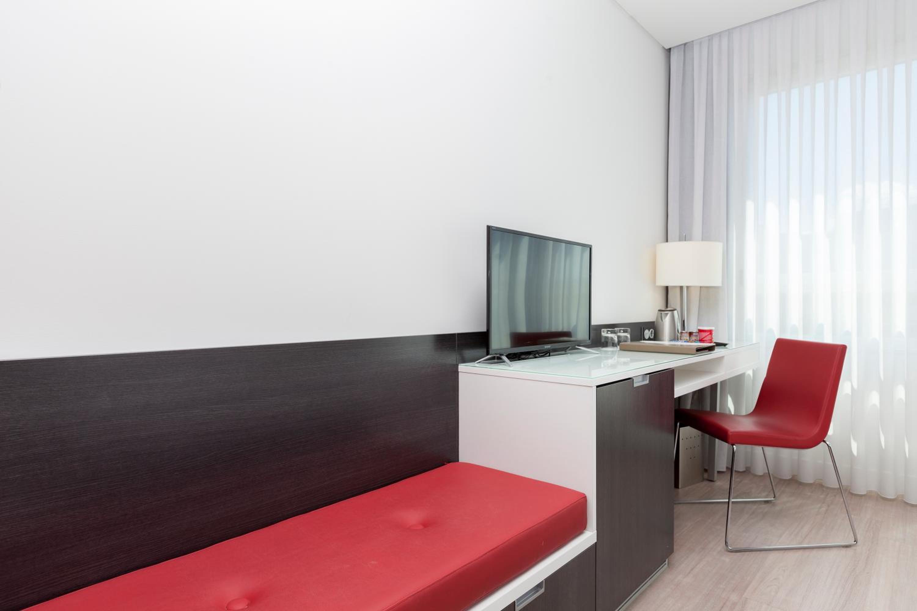 Premium Double Room with free airport shuttle photo 2
