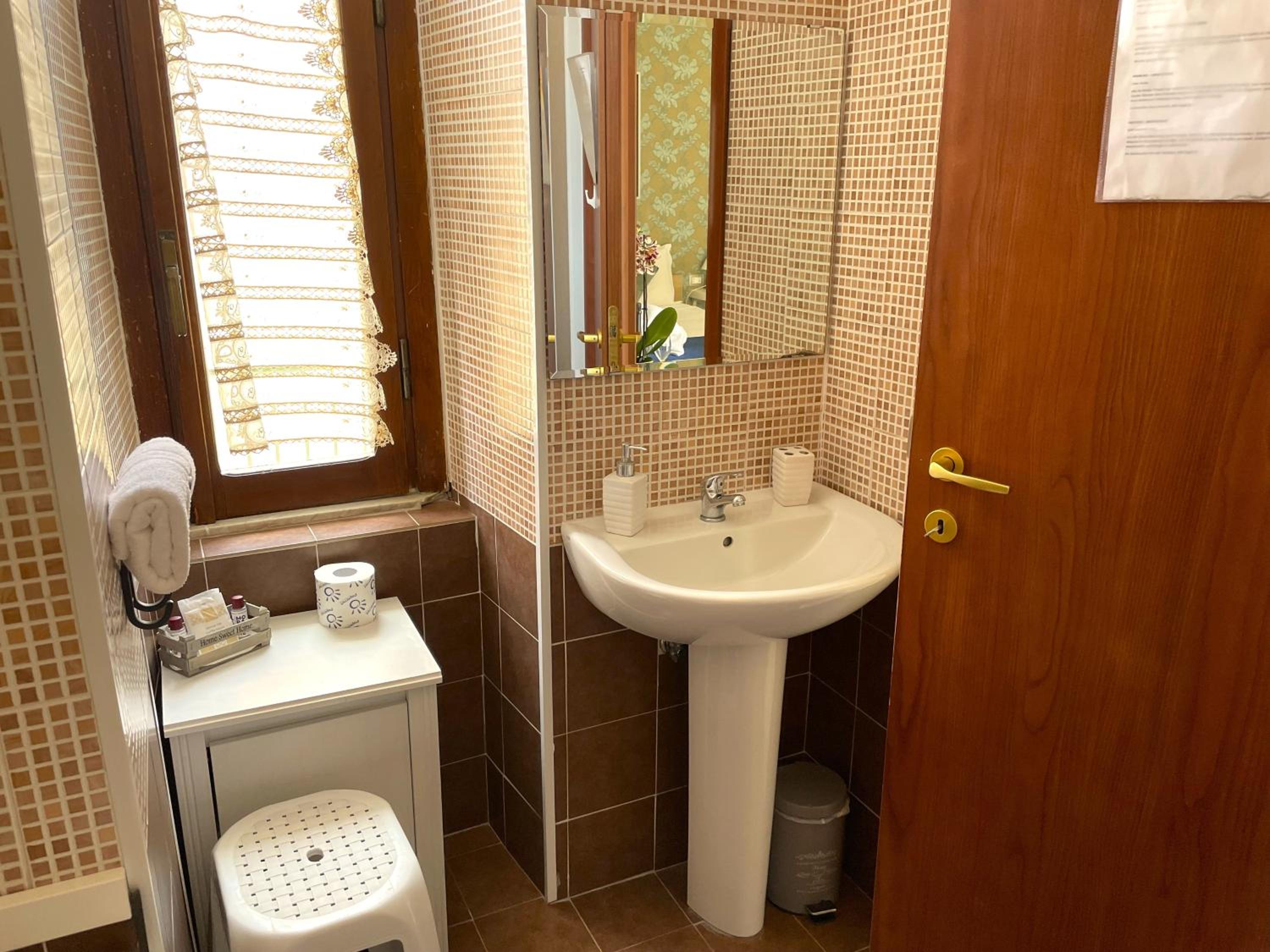 Twin Room with Balcony photo 1