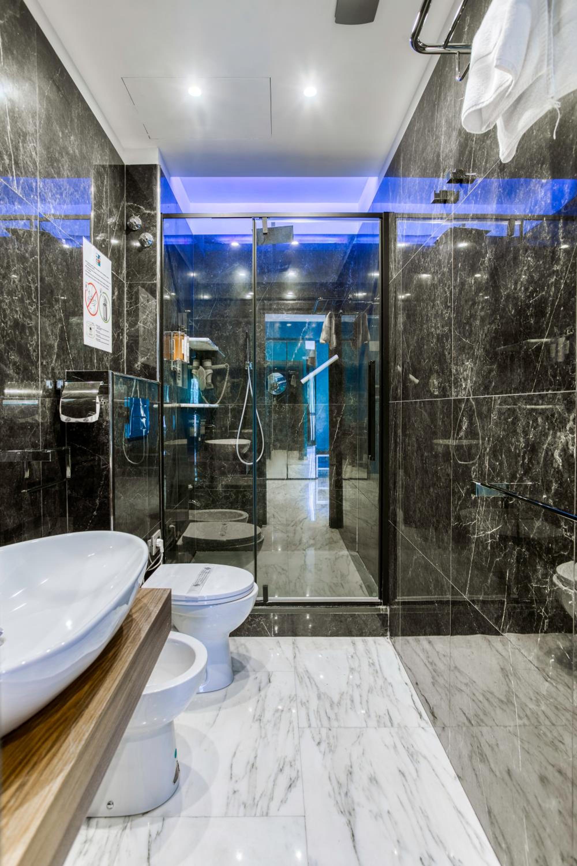 Luxury Quadruple Room photo 2