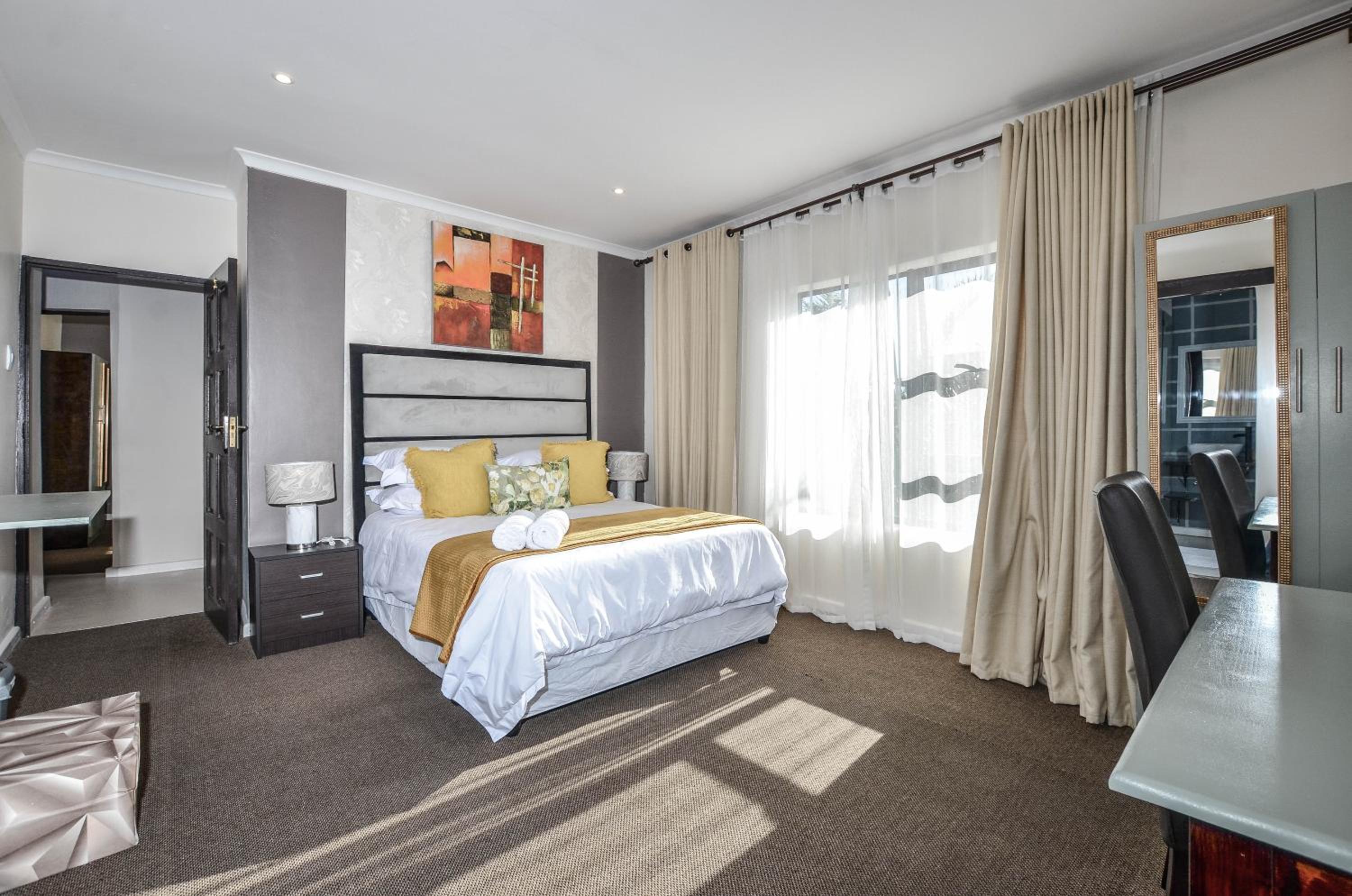 Superior Queen Room