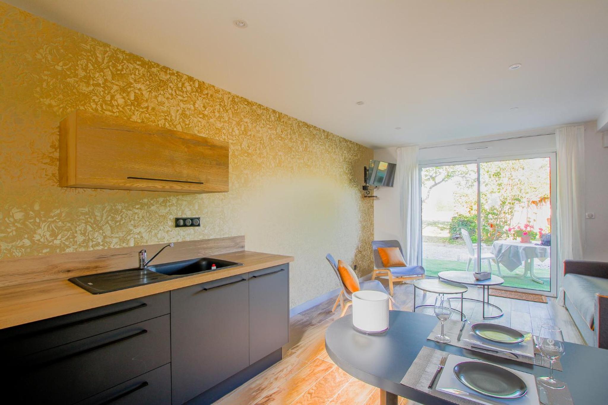 One-Bedroom House photo 1