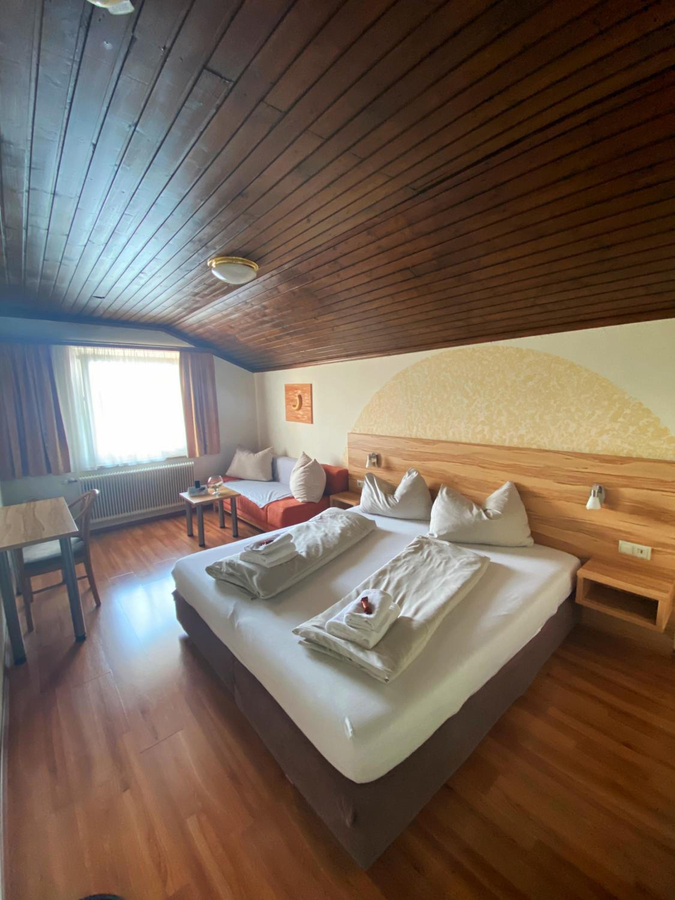 Double Room with Lake View photo 2