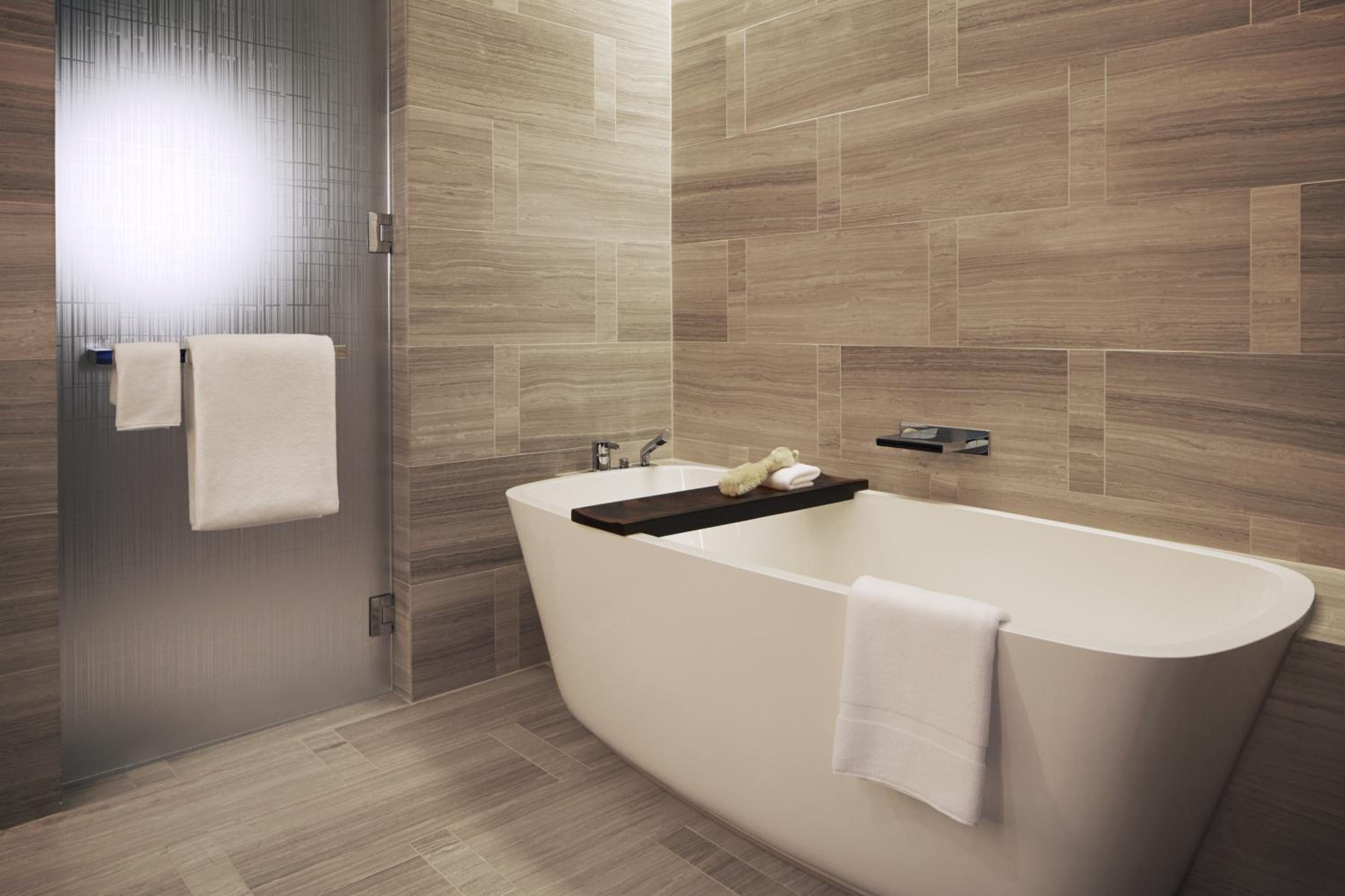 King Room with Accessible Shower - Disability Access