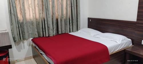 Deluxe Double Room (2 Adults + 1 Child) - Photo 2