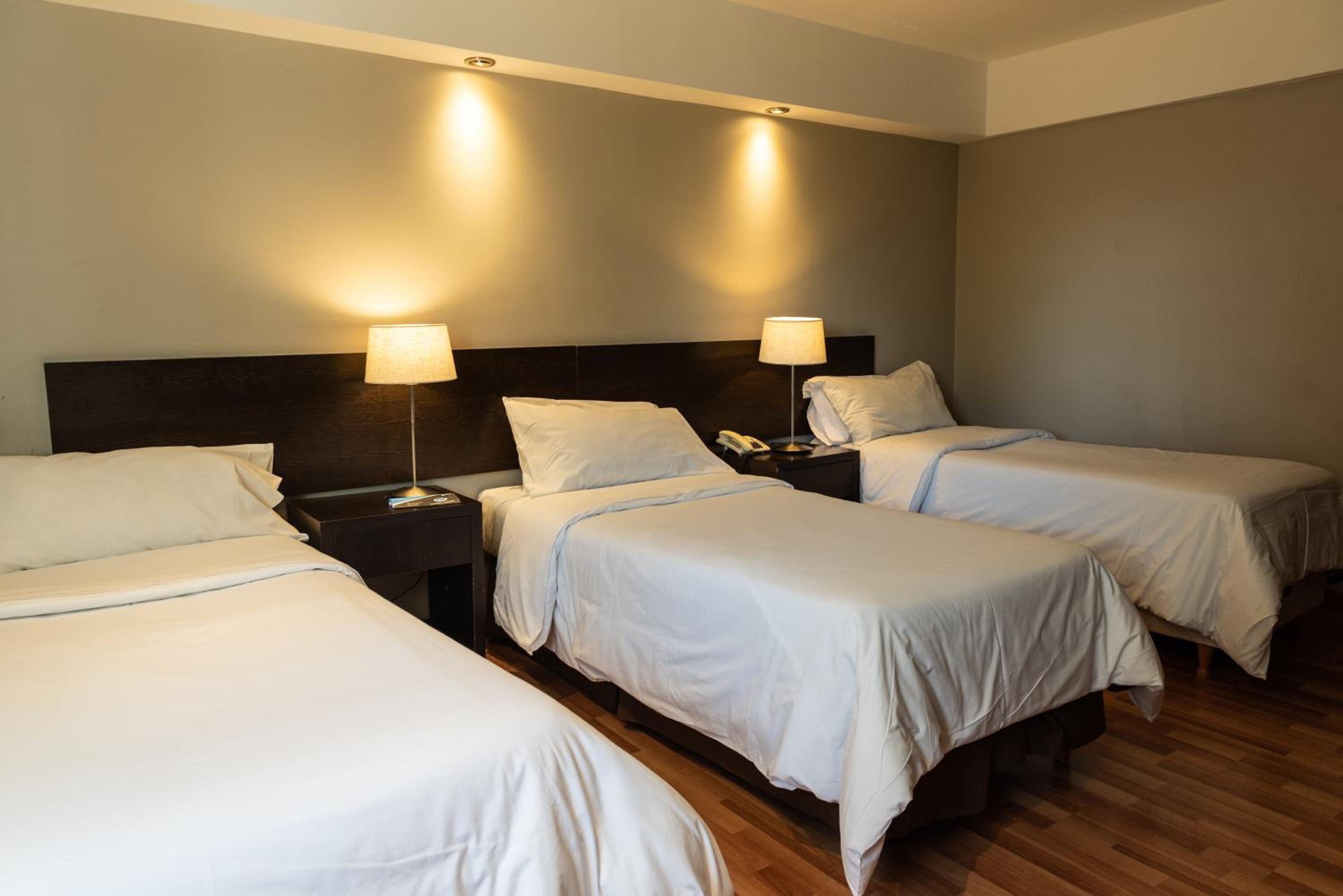 Economy Quadruple Room photo 2