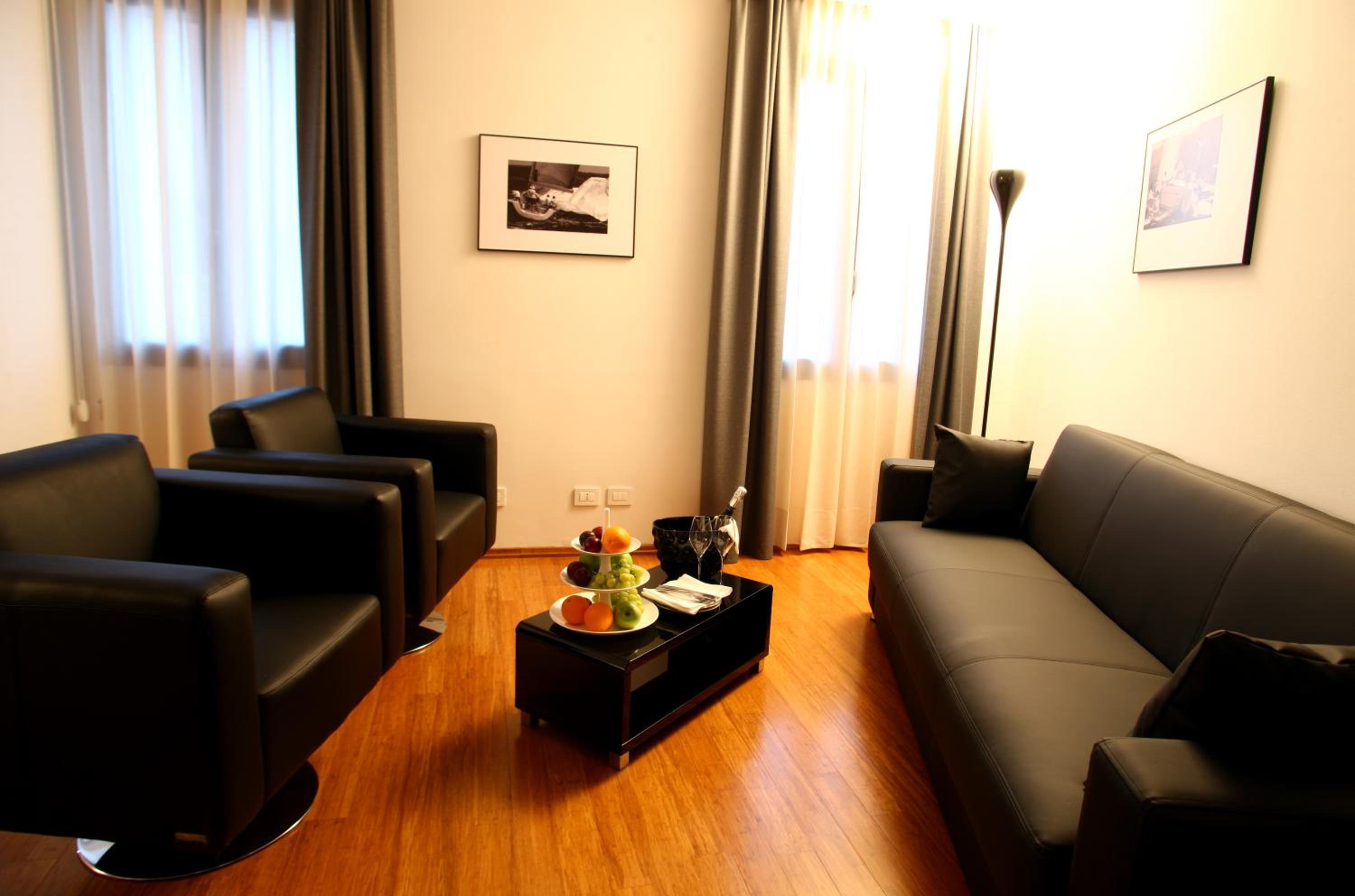 Junior Suite - Photo 12