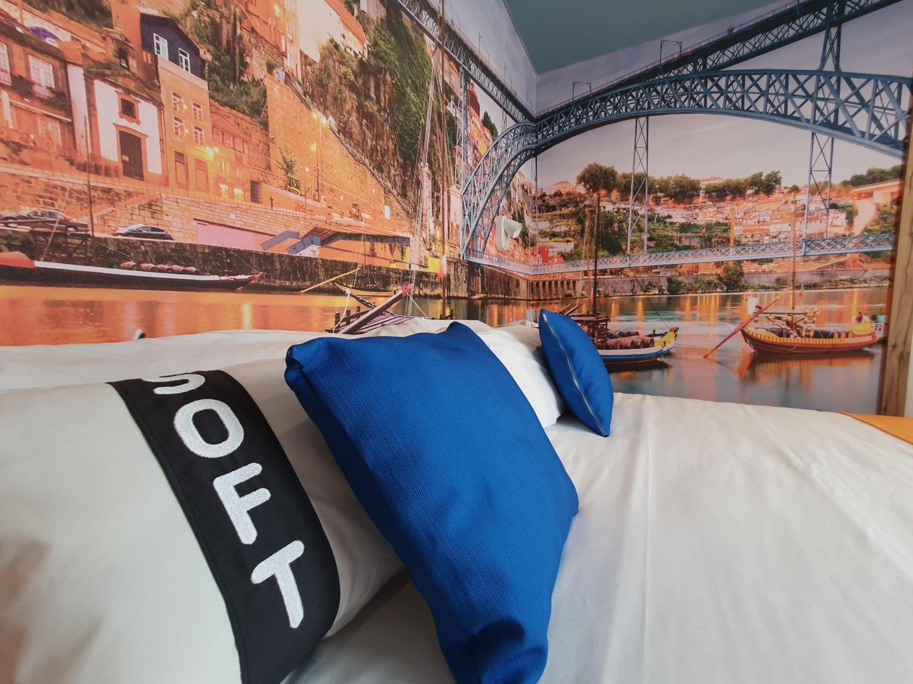 Double Room with Balcony - Photo 6