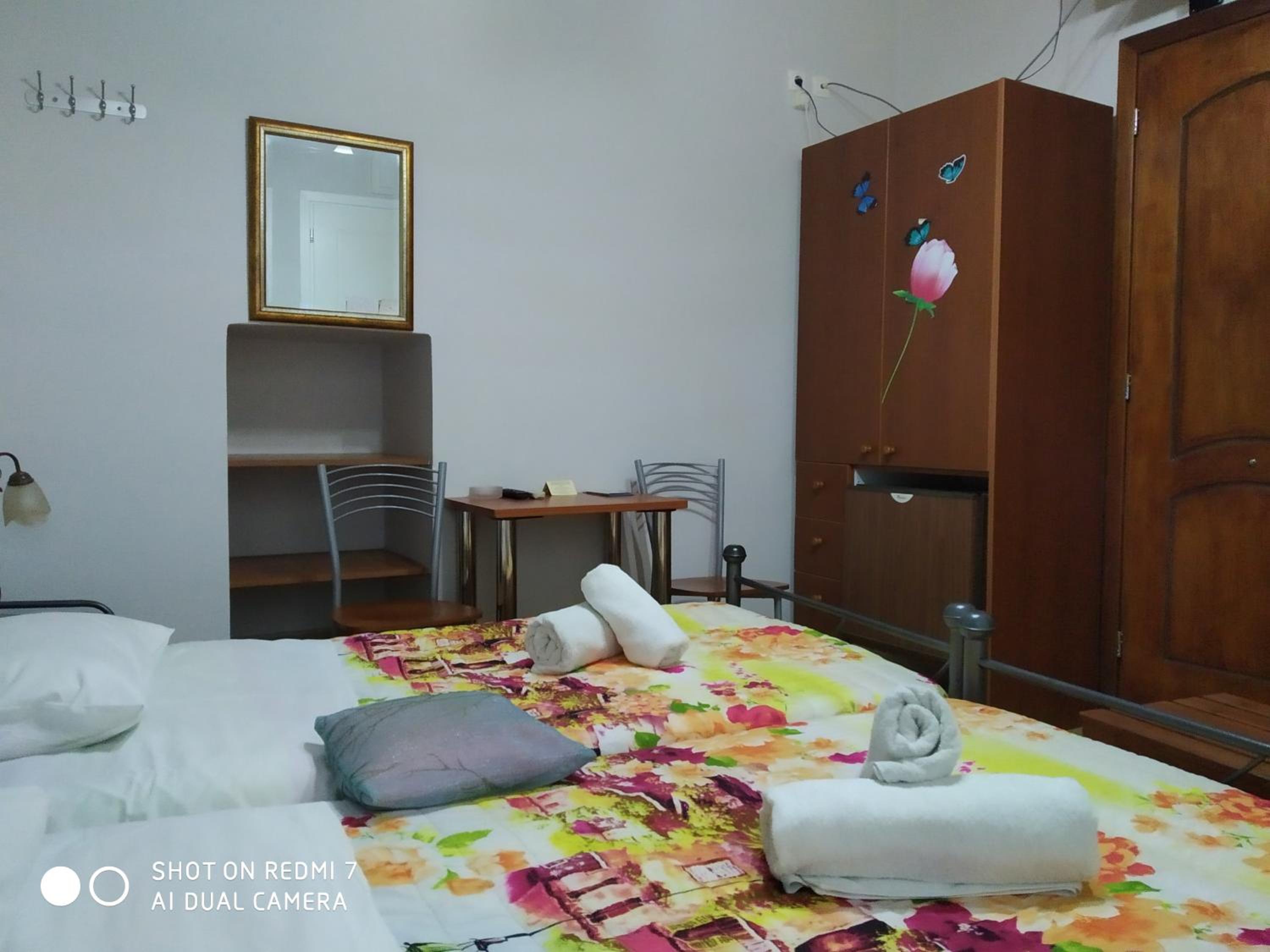 Budget Twin Room photo 2