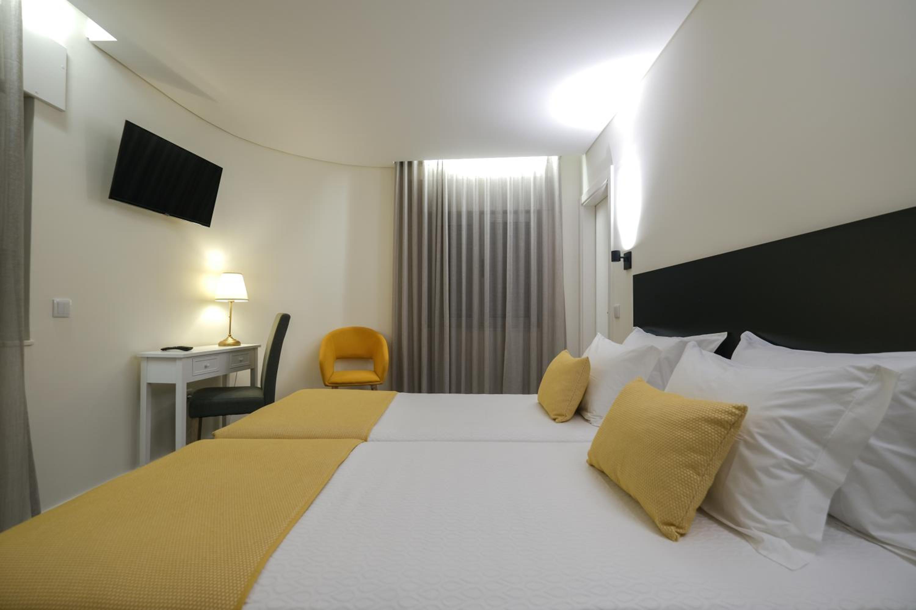 Double or Twin Room - Photo 17