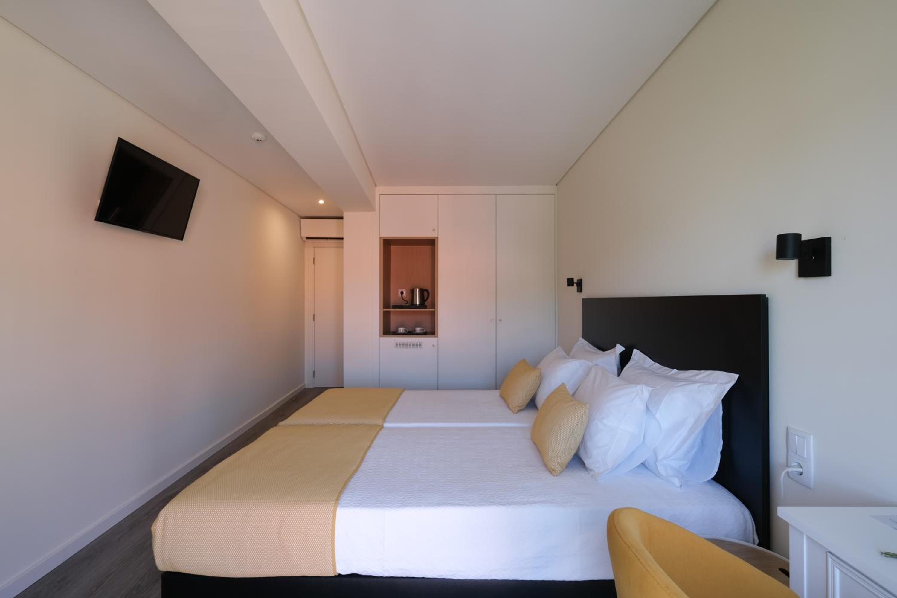 Double or Twin Room photo 3