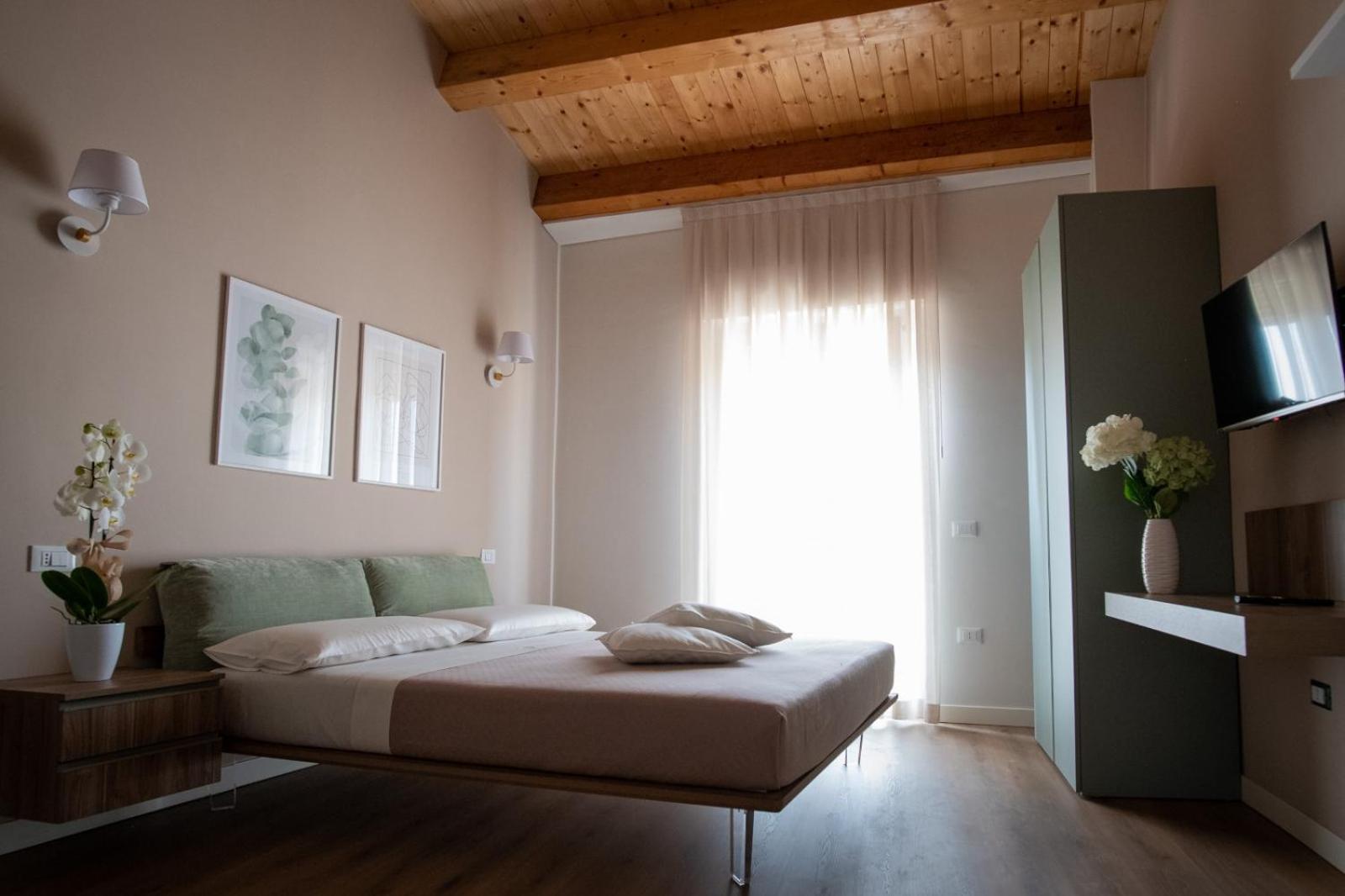 Apartment with Terrace - Photo 1