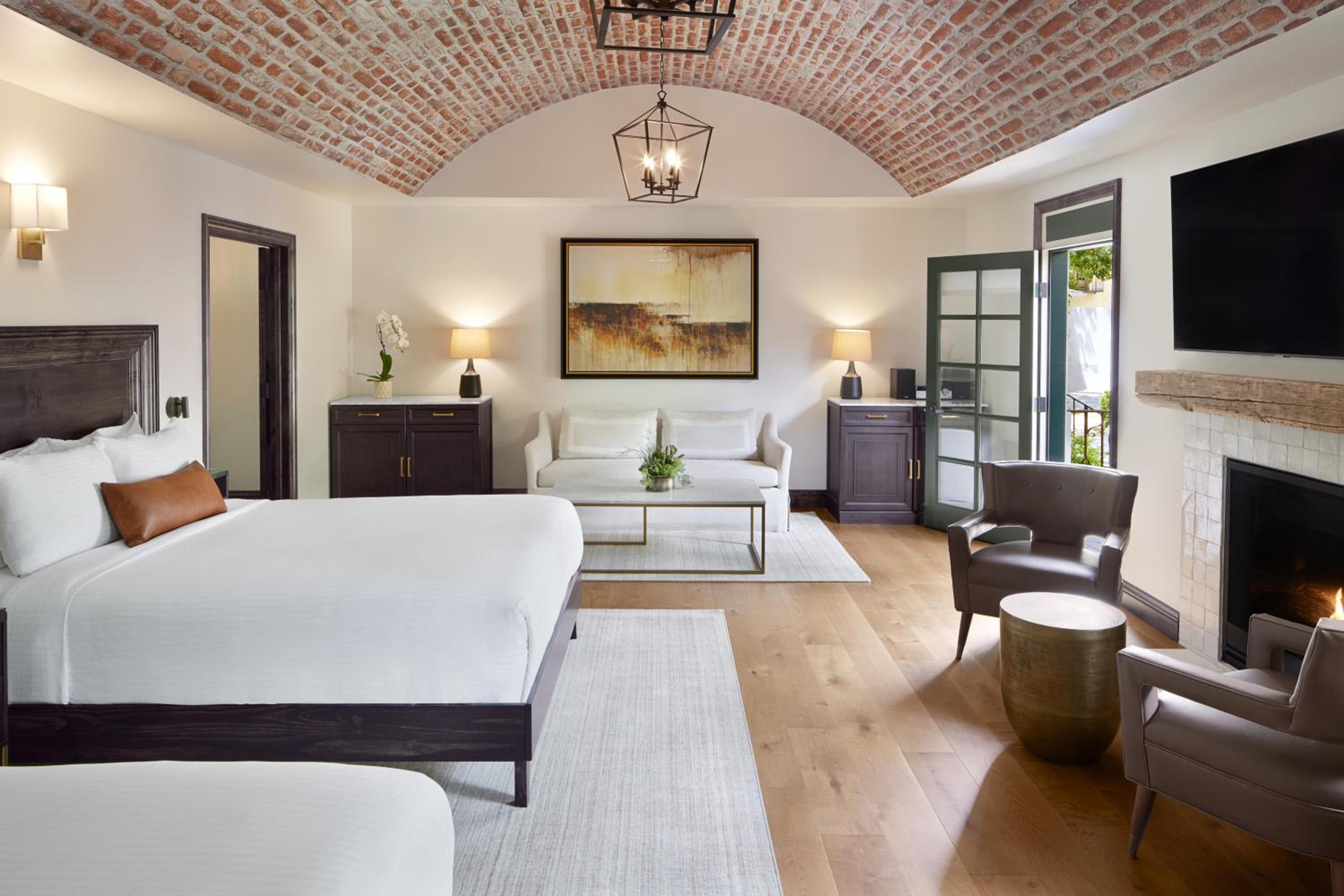 Grand Double Queen Room - Photo 1