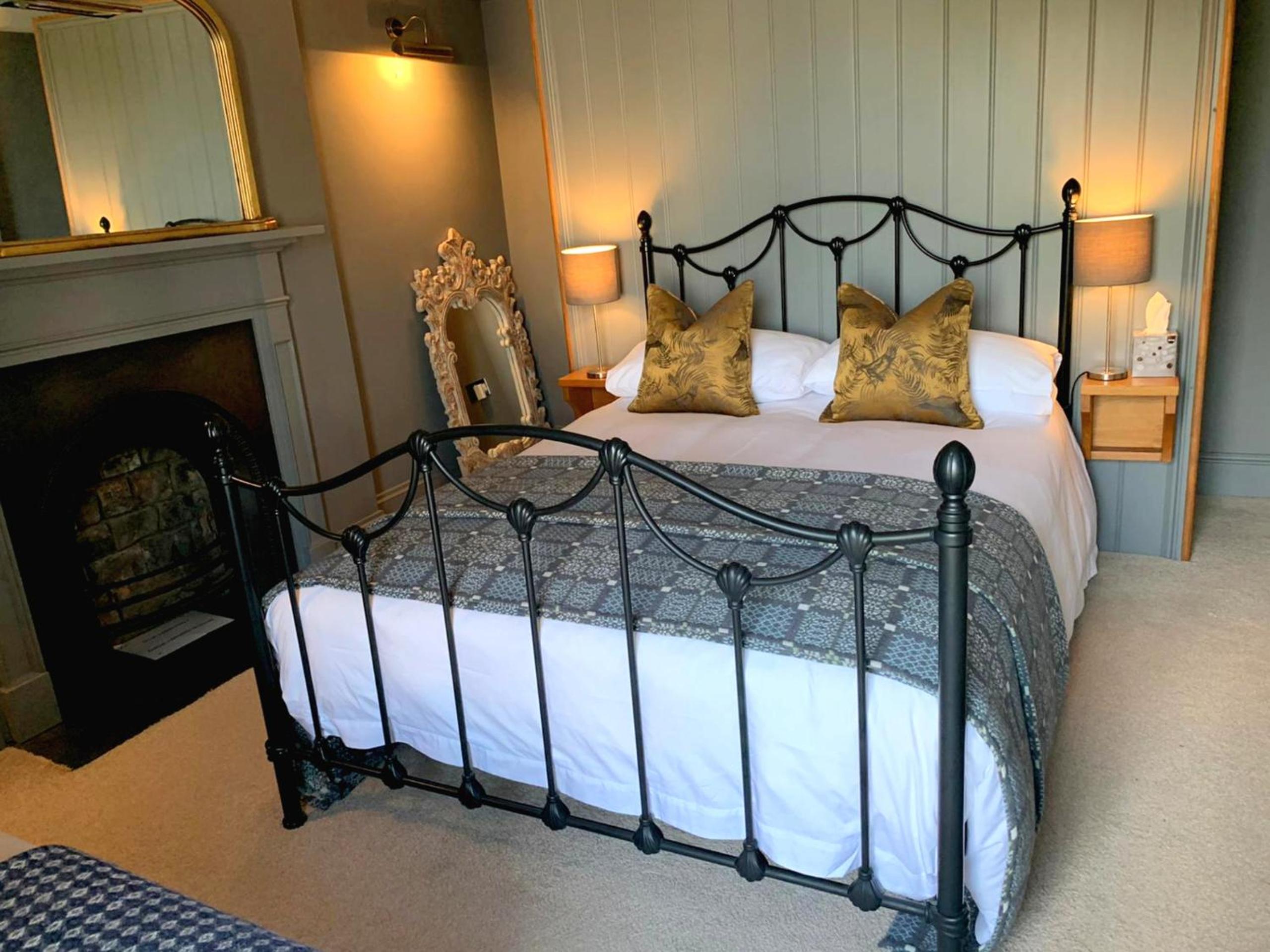 Double Room with Private Bathroom photo 1