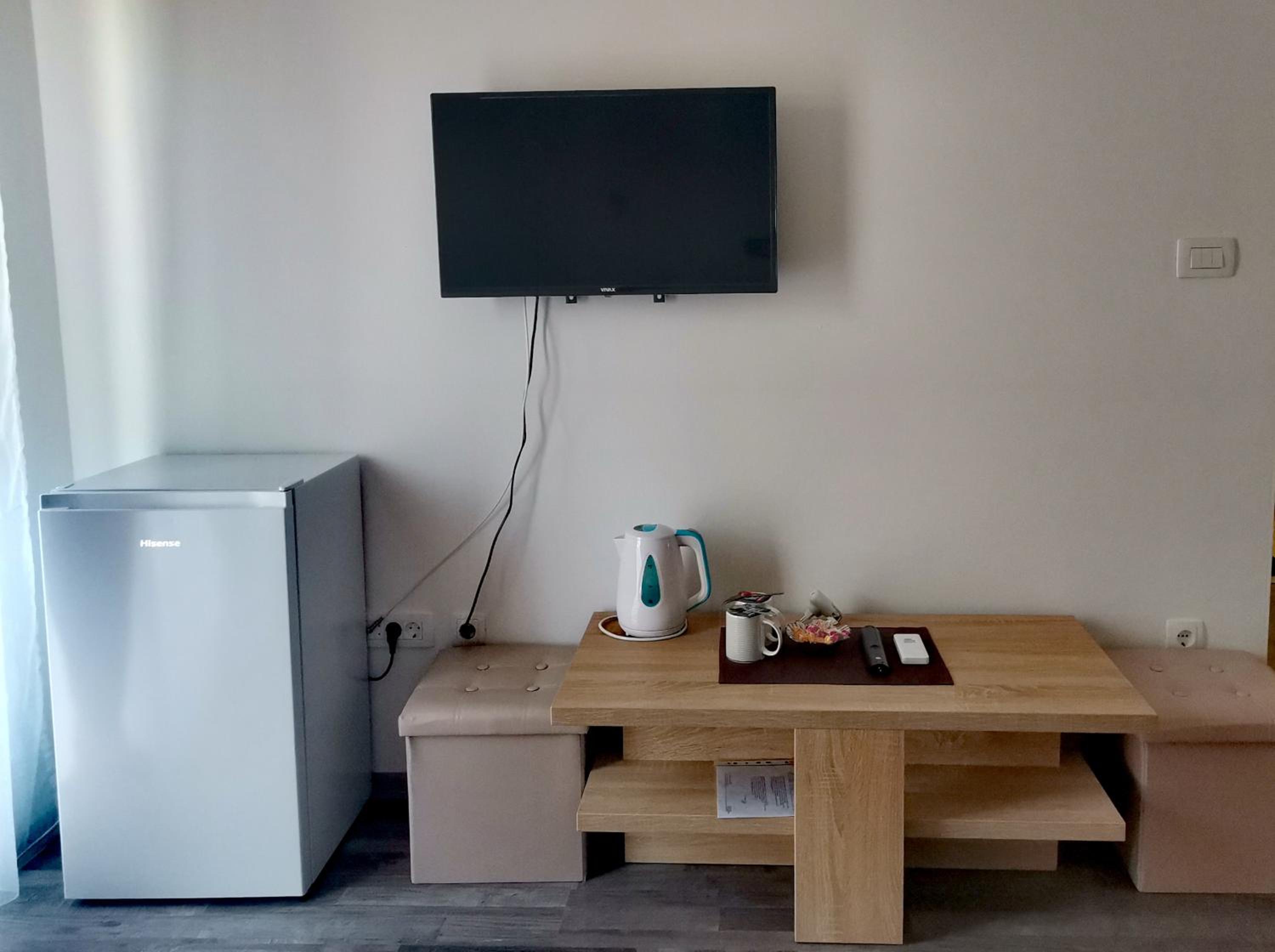 King Room with Balcony - Photo 24