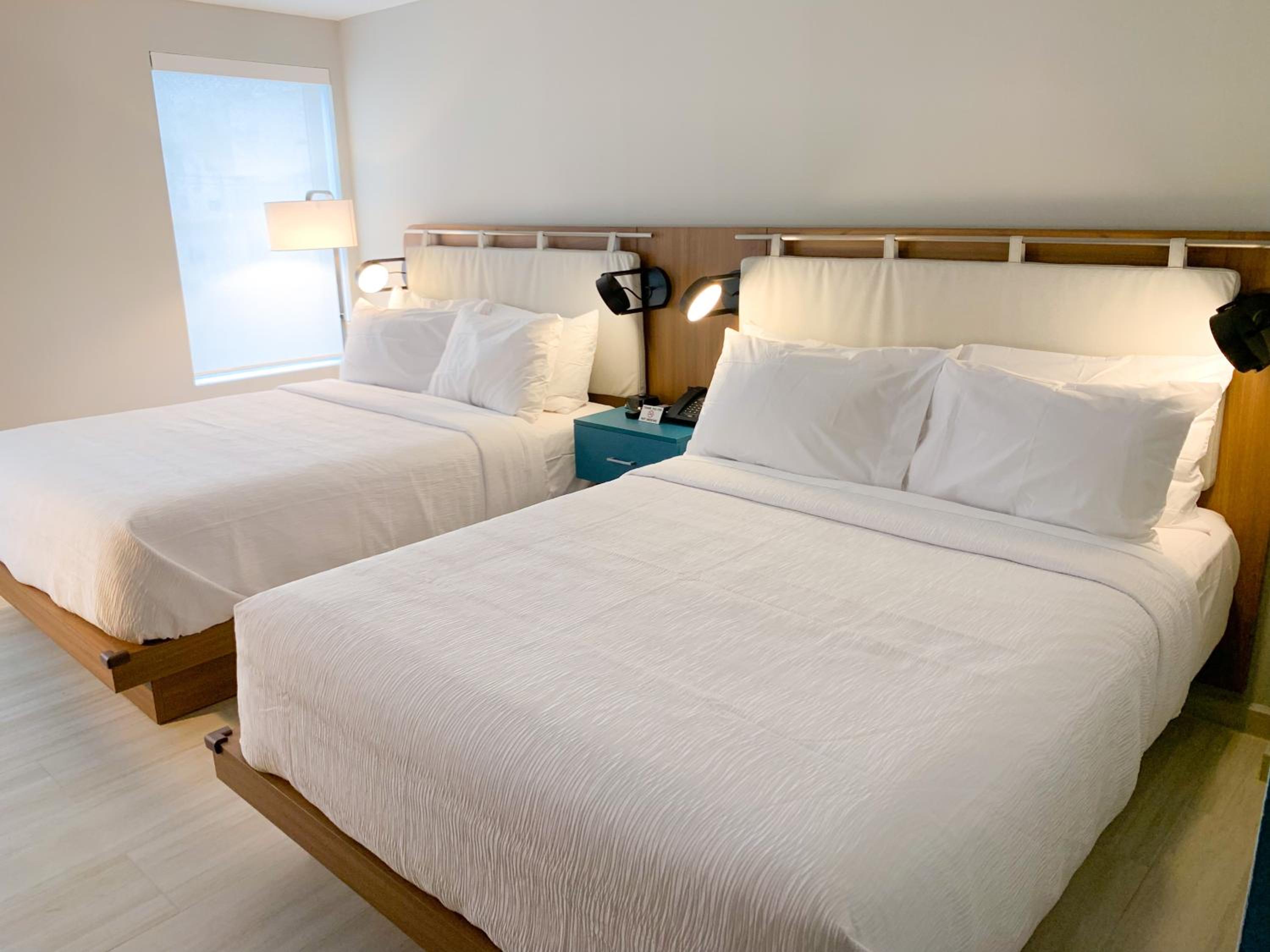 2 Queen Beds, Premium Room, Non-Smoking - Photo 1