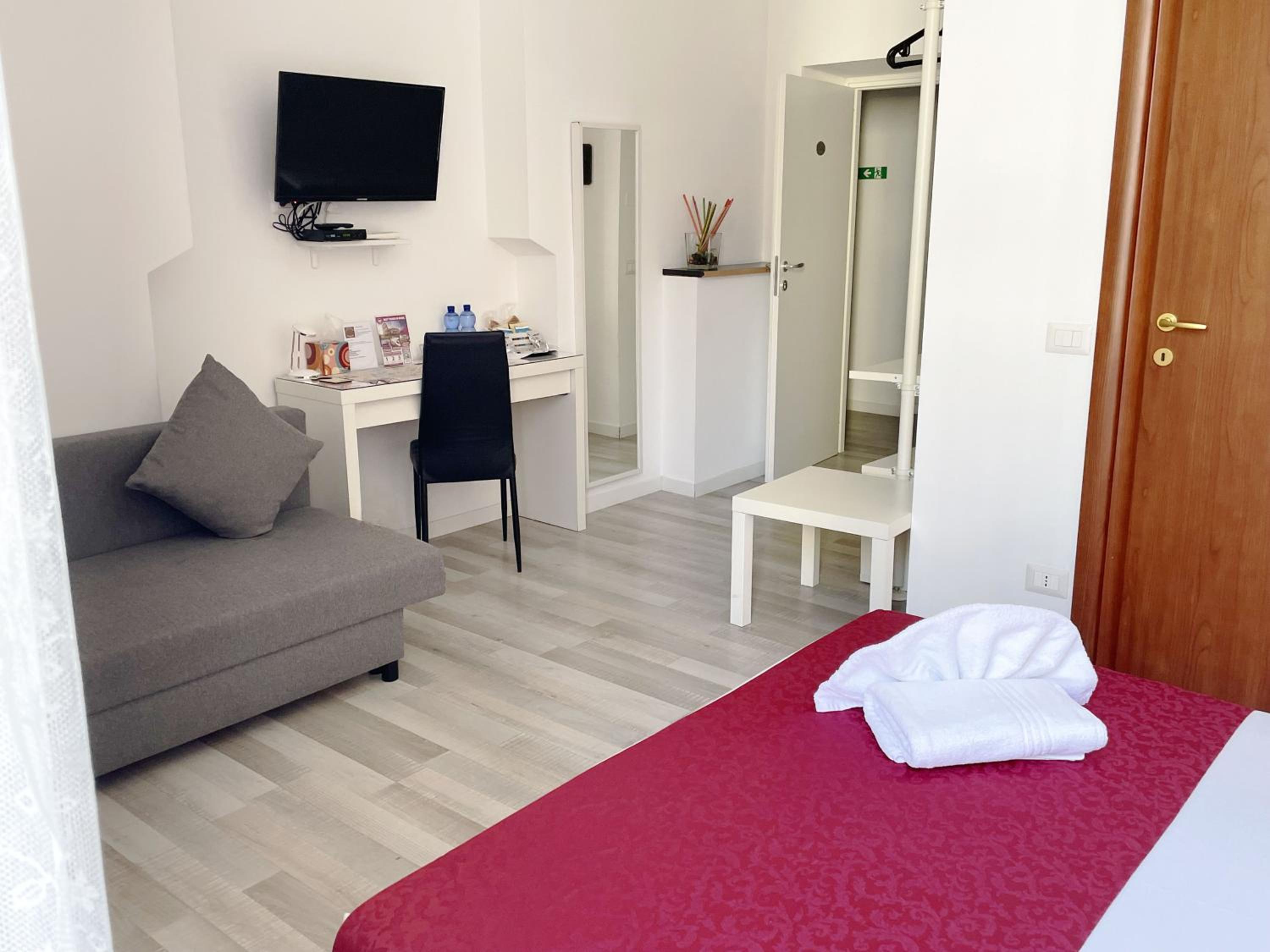 Basic Triple Room photo 2